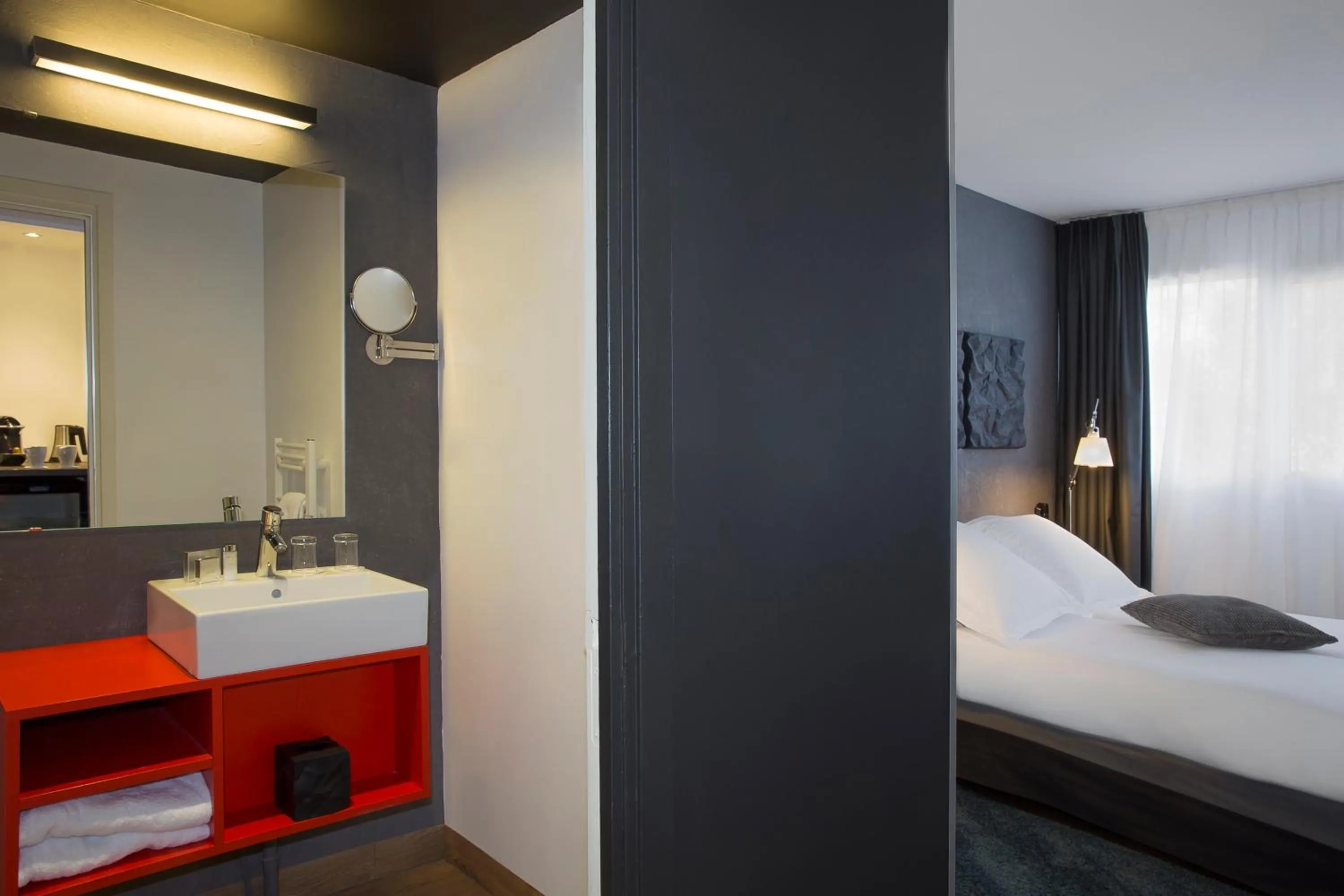 Bathroom, Bed in Hotel Litteraire Alexandre Vialatte, BW Signature Collection