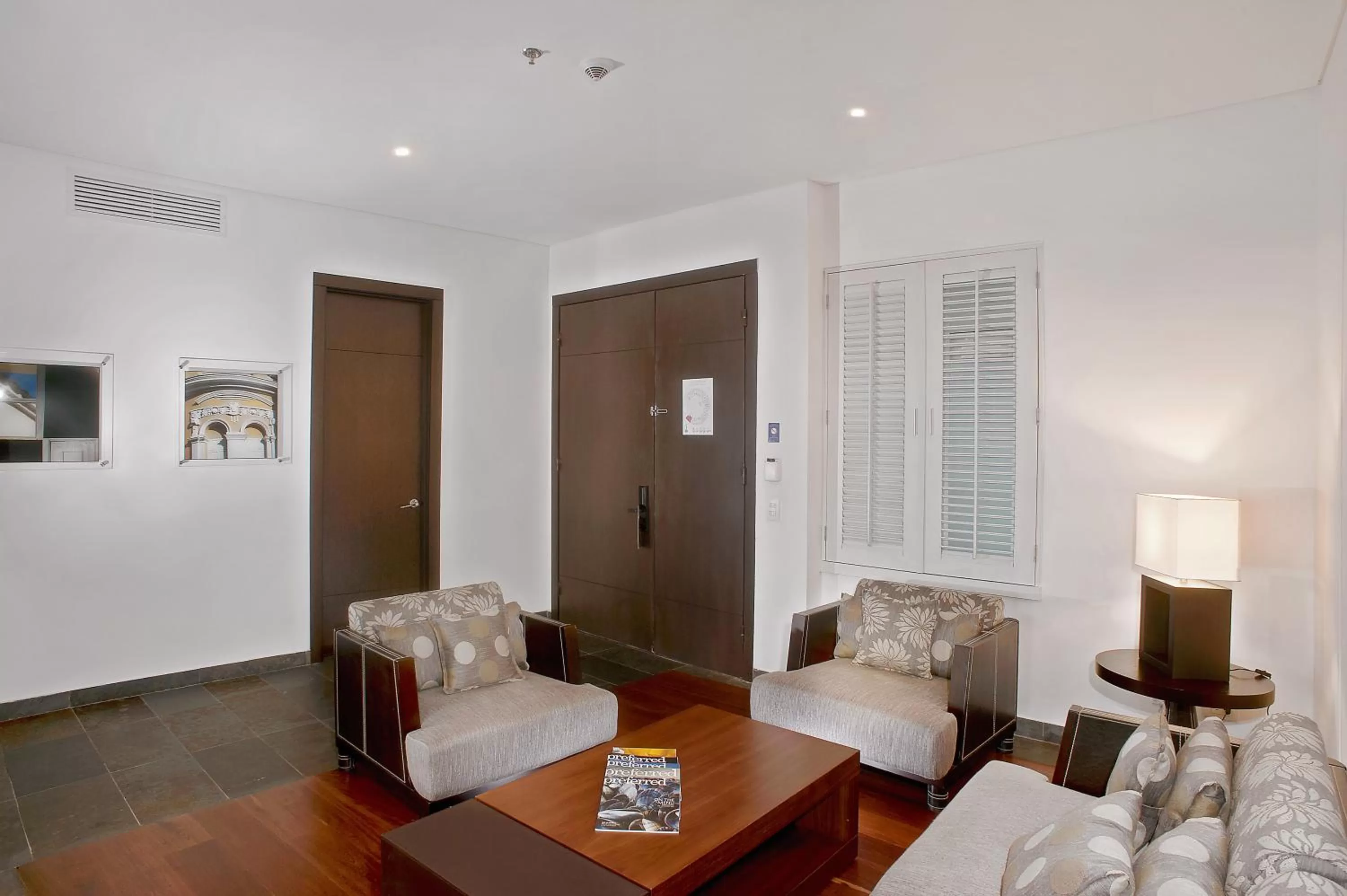 Seating area in Hotel Spiwak Chipichape Cali