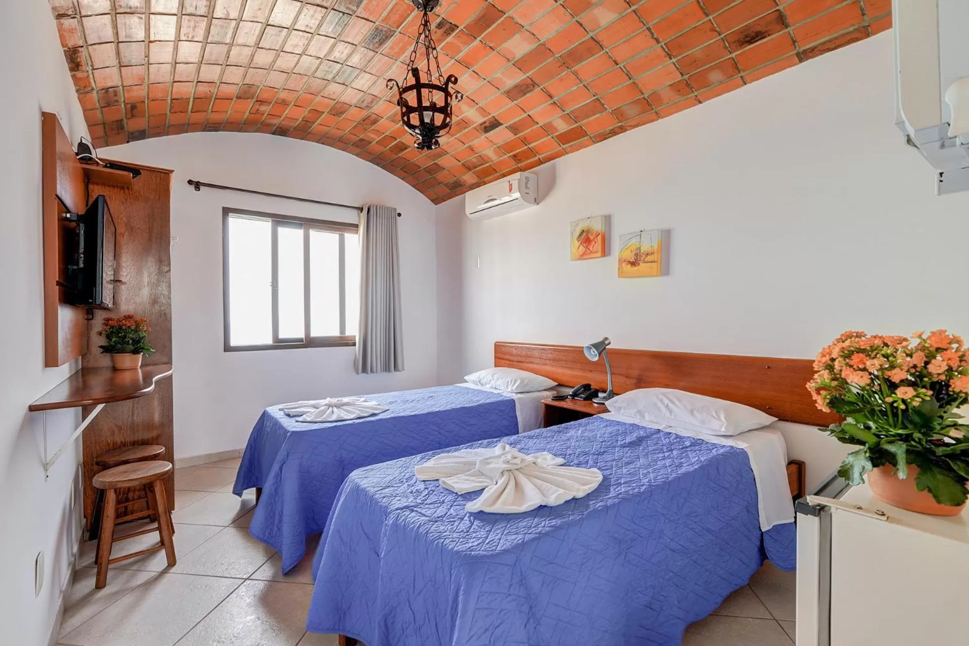 Photo of the whole room, Bed in Village Paraíso