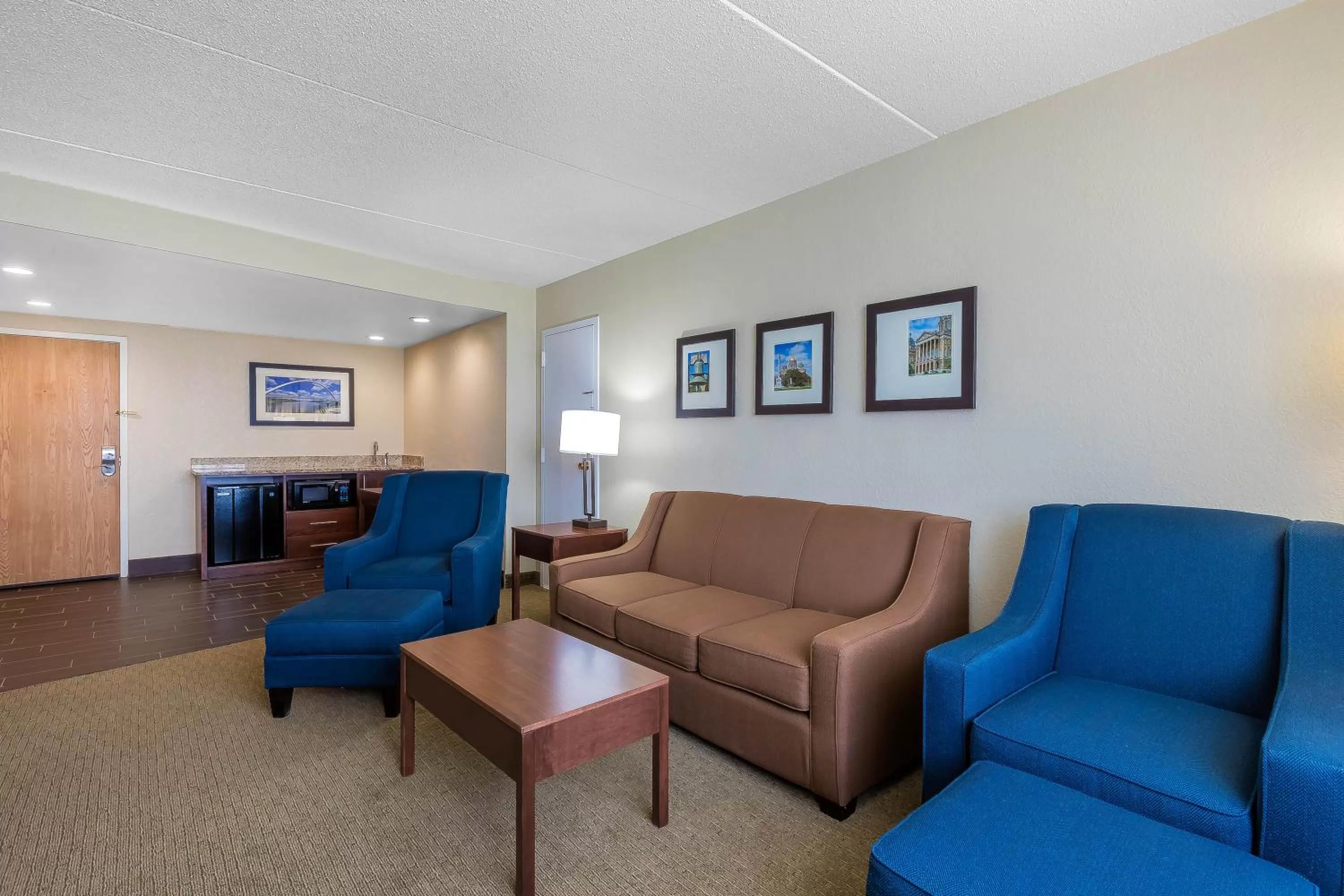King Suite with Sofa Bed - River View in Comfort Inn & Suites Event Center