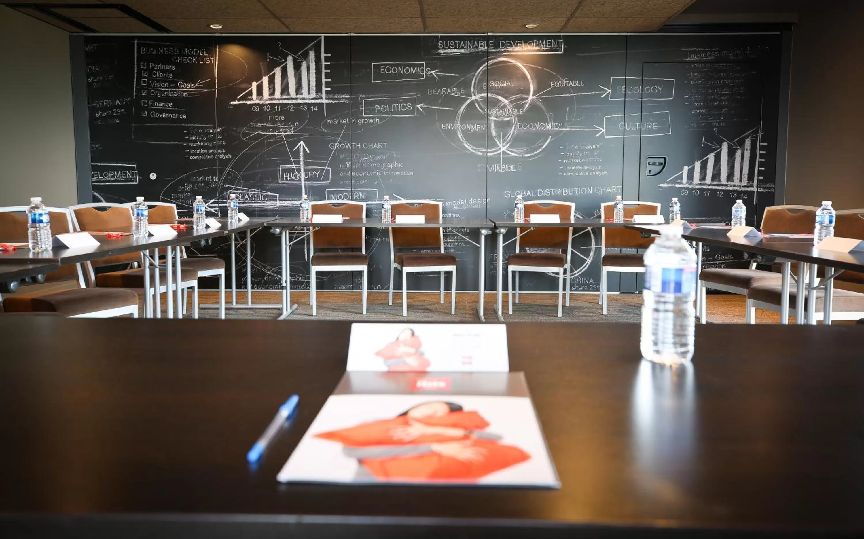 Banquet/Function facilities in Ibis Niort Est Mendes France