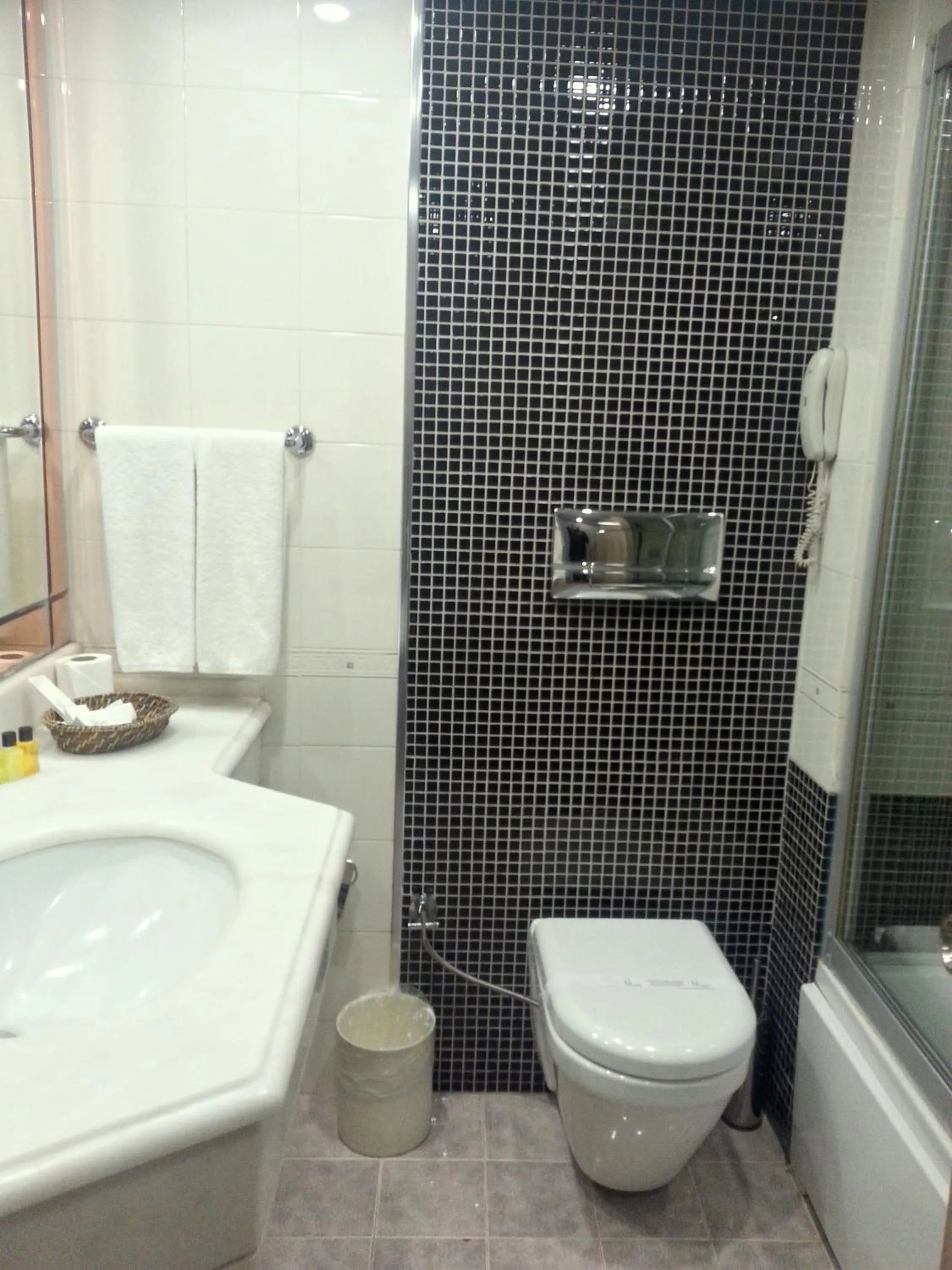 Shower in Hotel Marla