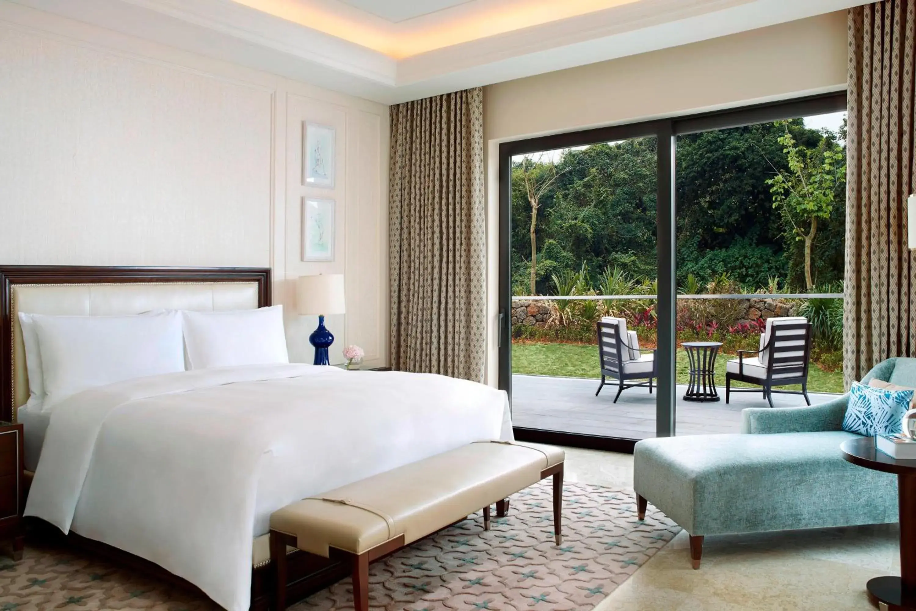 Bedroom, Bed in The Ritz-Carlton, Haikou