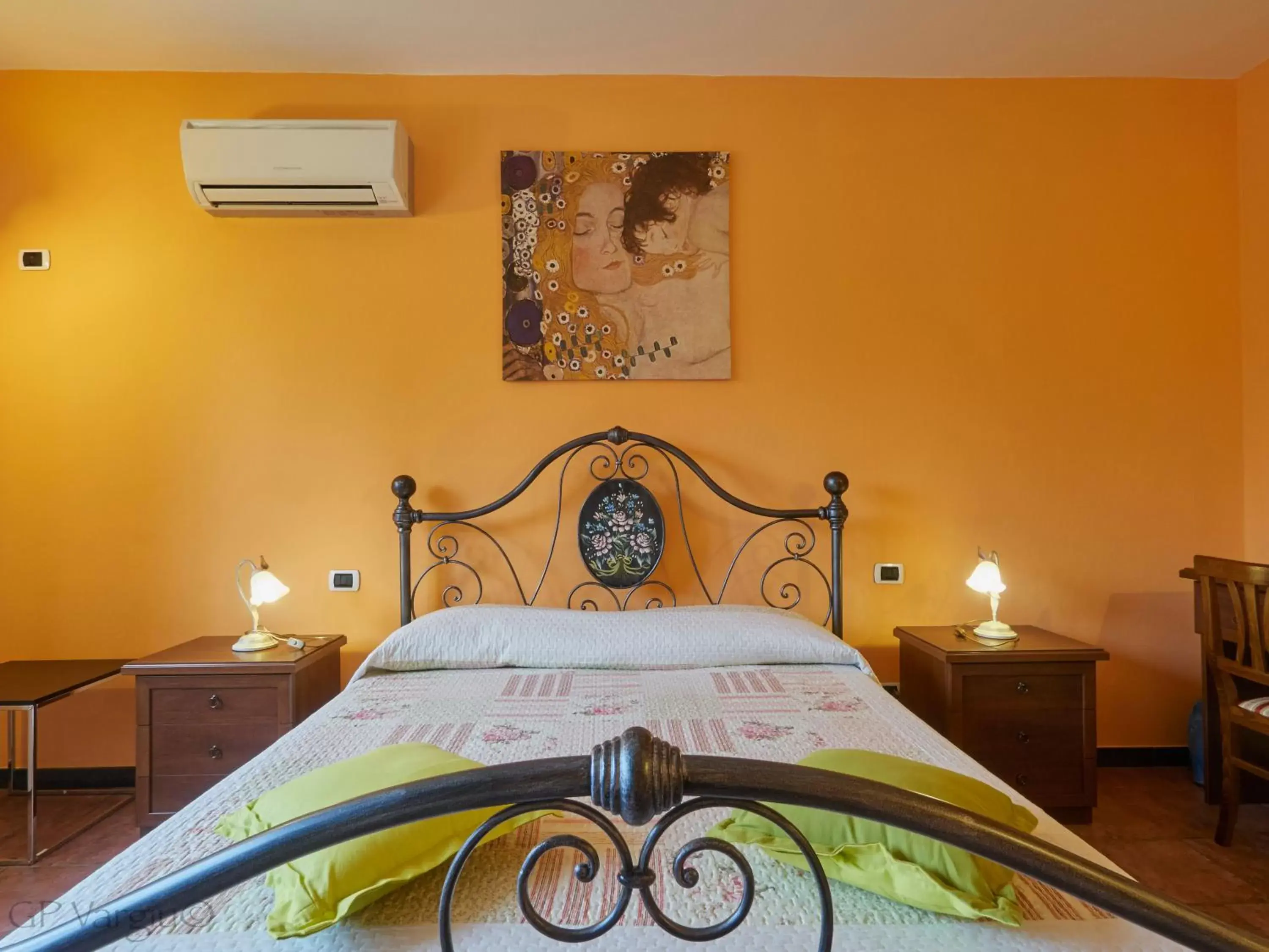 Facility for disabled guests, Bed in B&B Gassa d'Amante