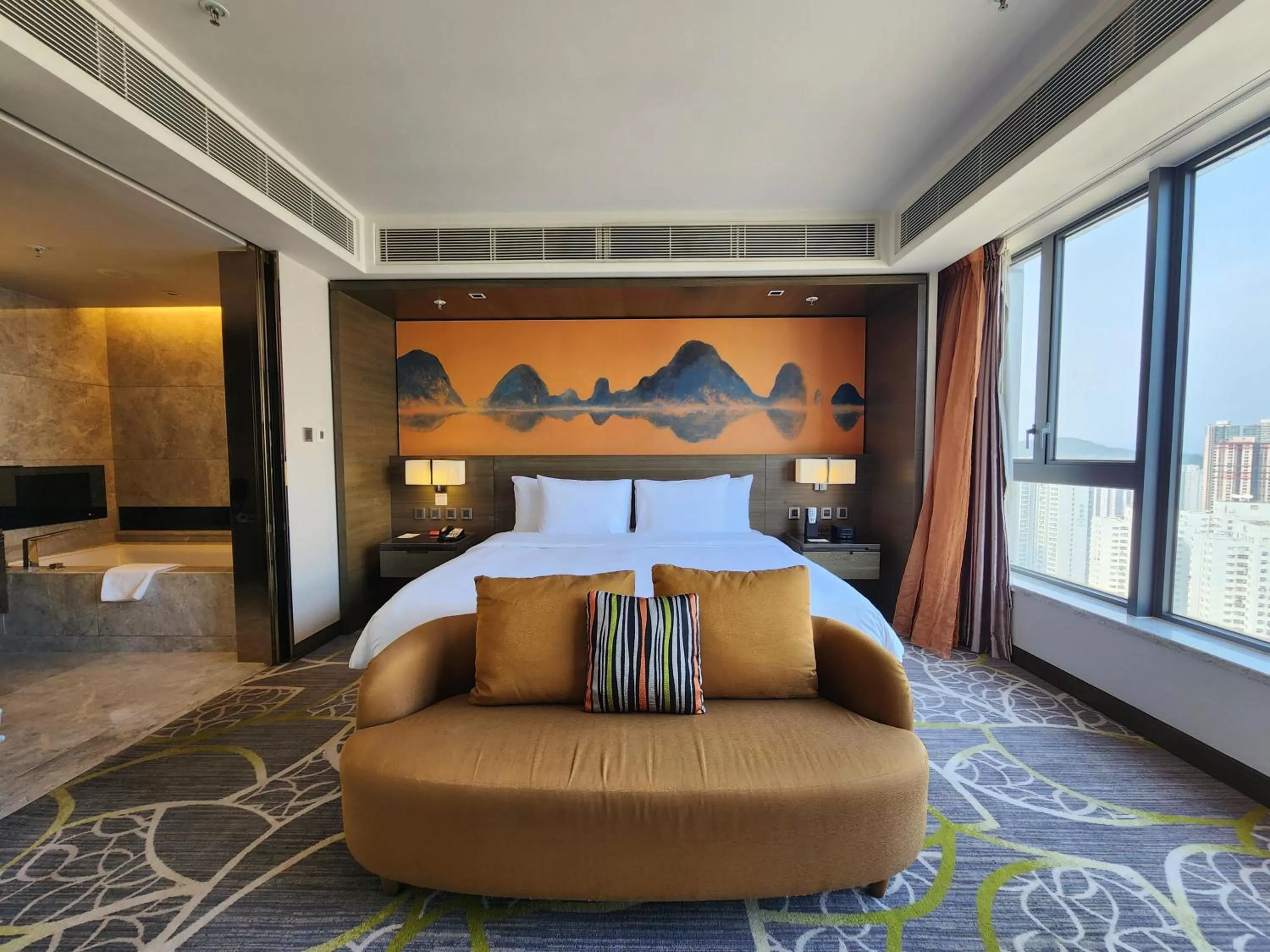 Bedroom, Bed in Crowne Plaza Hong Kong Kowloon East by IHG