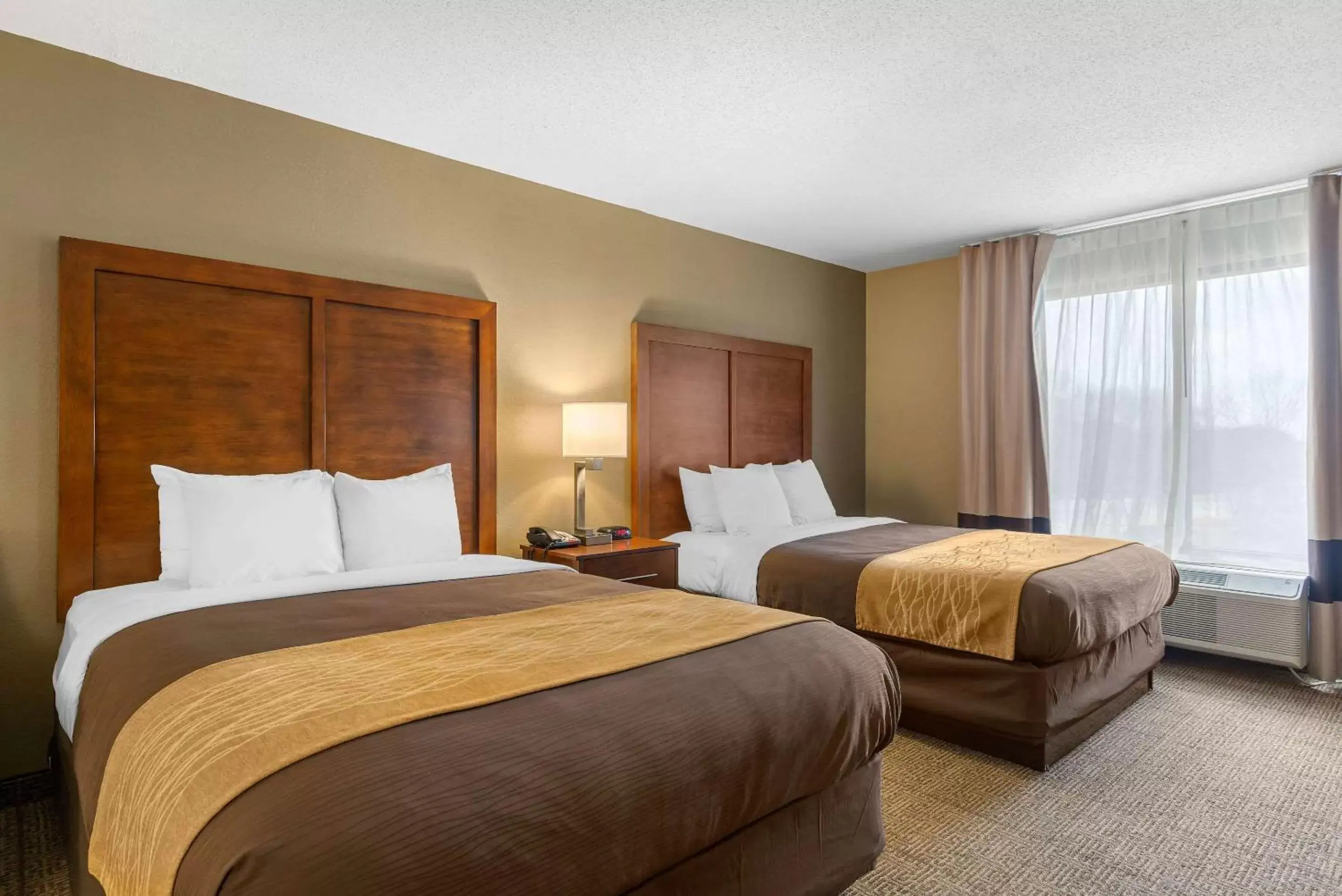 Photo of the whole room, Bed in Comfort Inn & Suites Peachtree Corners