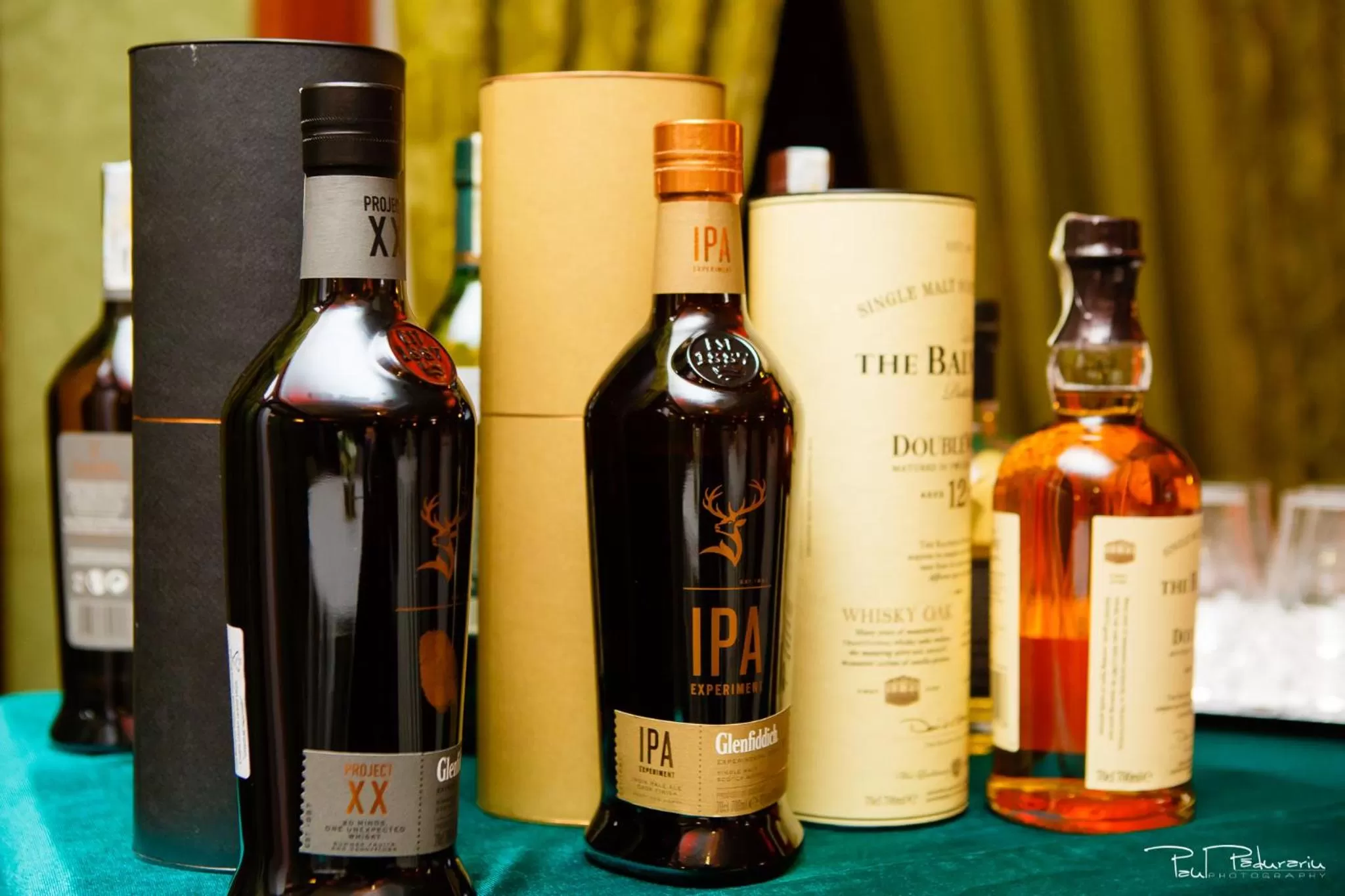 Restaurant/places to eat in Hotel Select