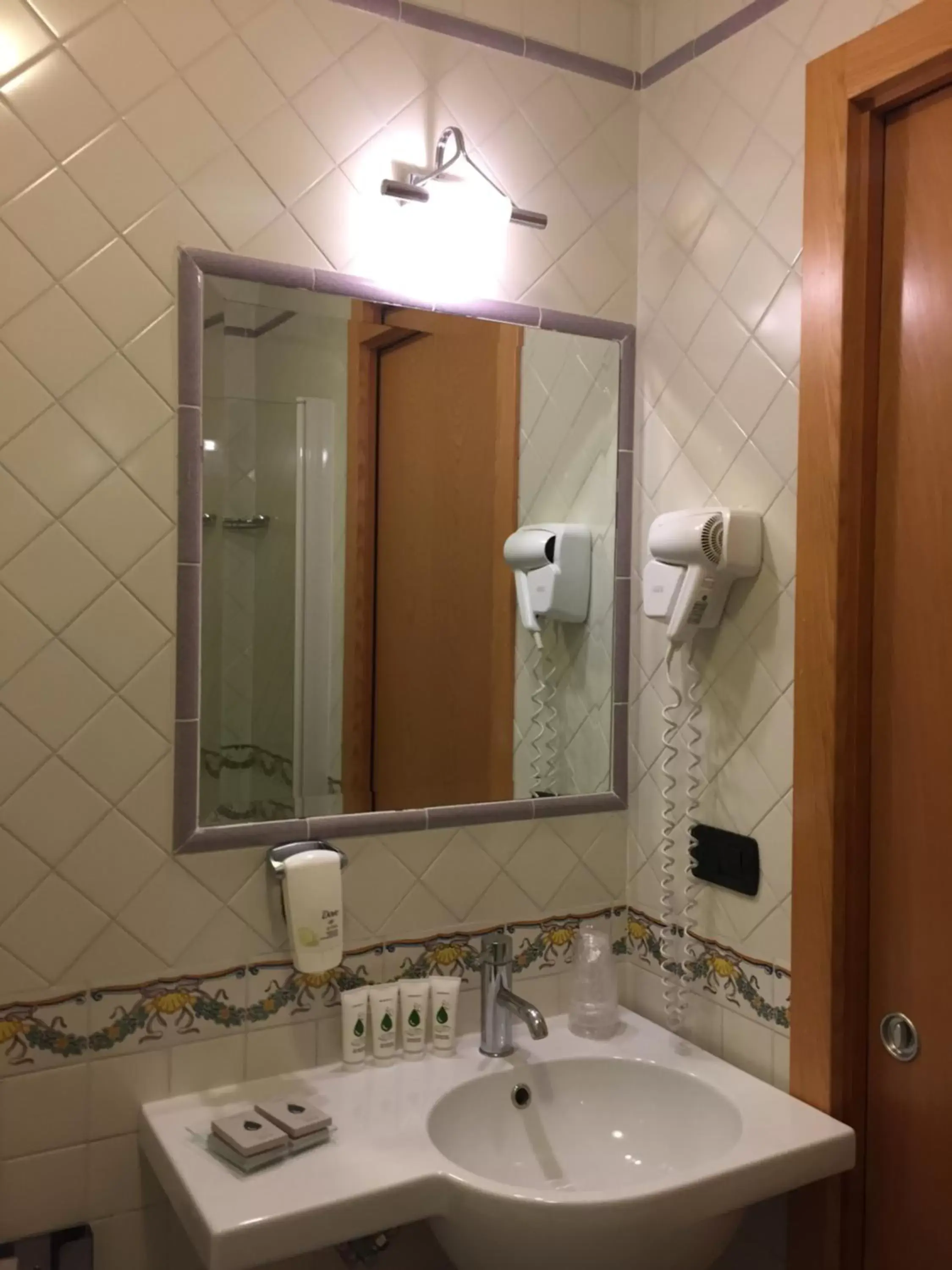 Bathroom in Best Western Hotel Dei Cavalieri