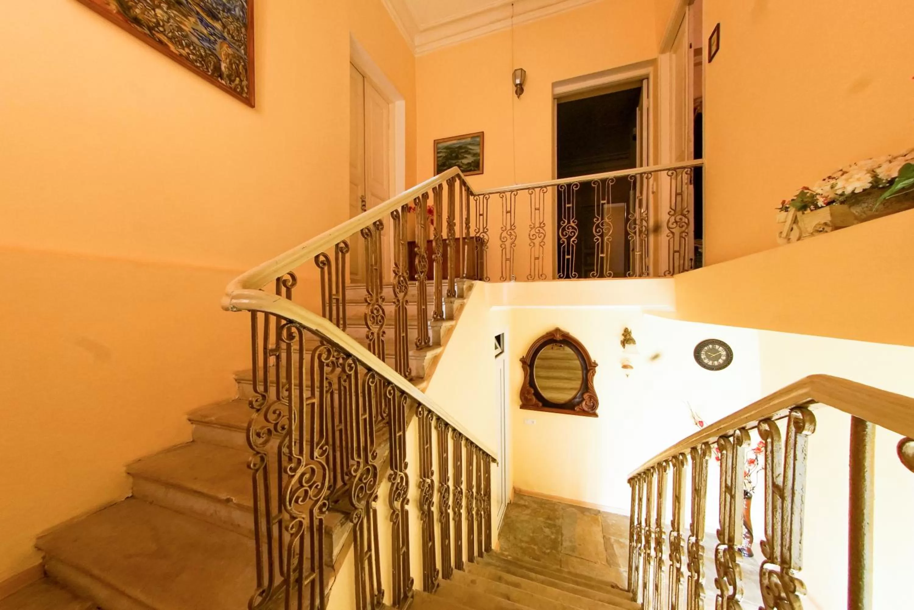 Facade/entrance in House 1899