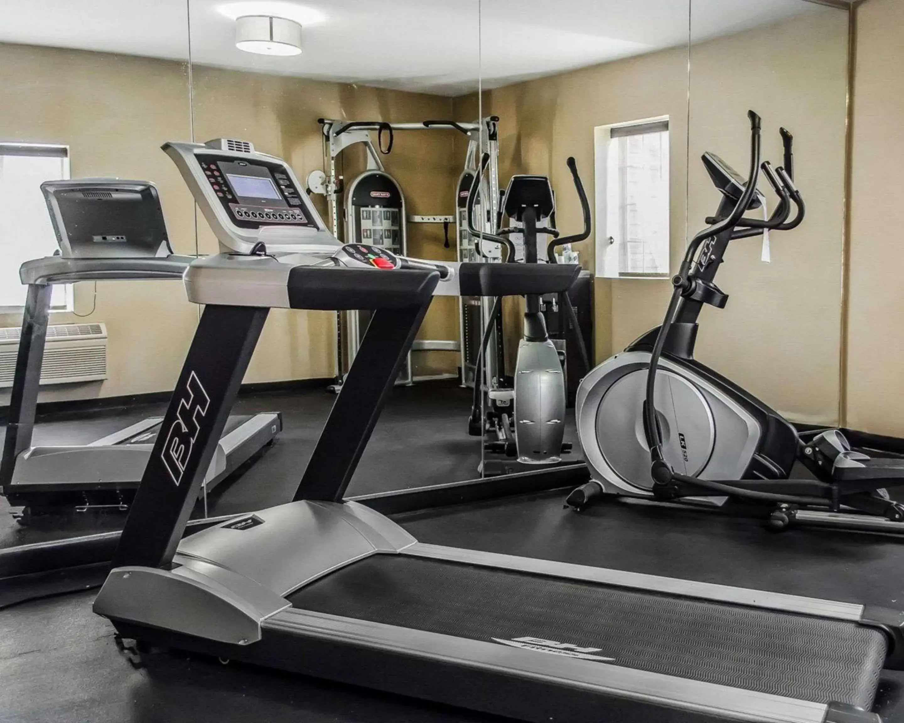 Fitness centre/facilities, Fitness Center/Facilities in SureStay Plus by Best Western Jonestown Lebanon Valley