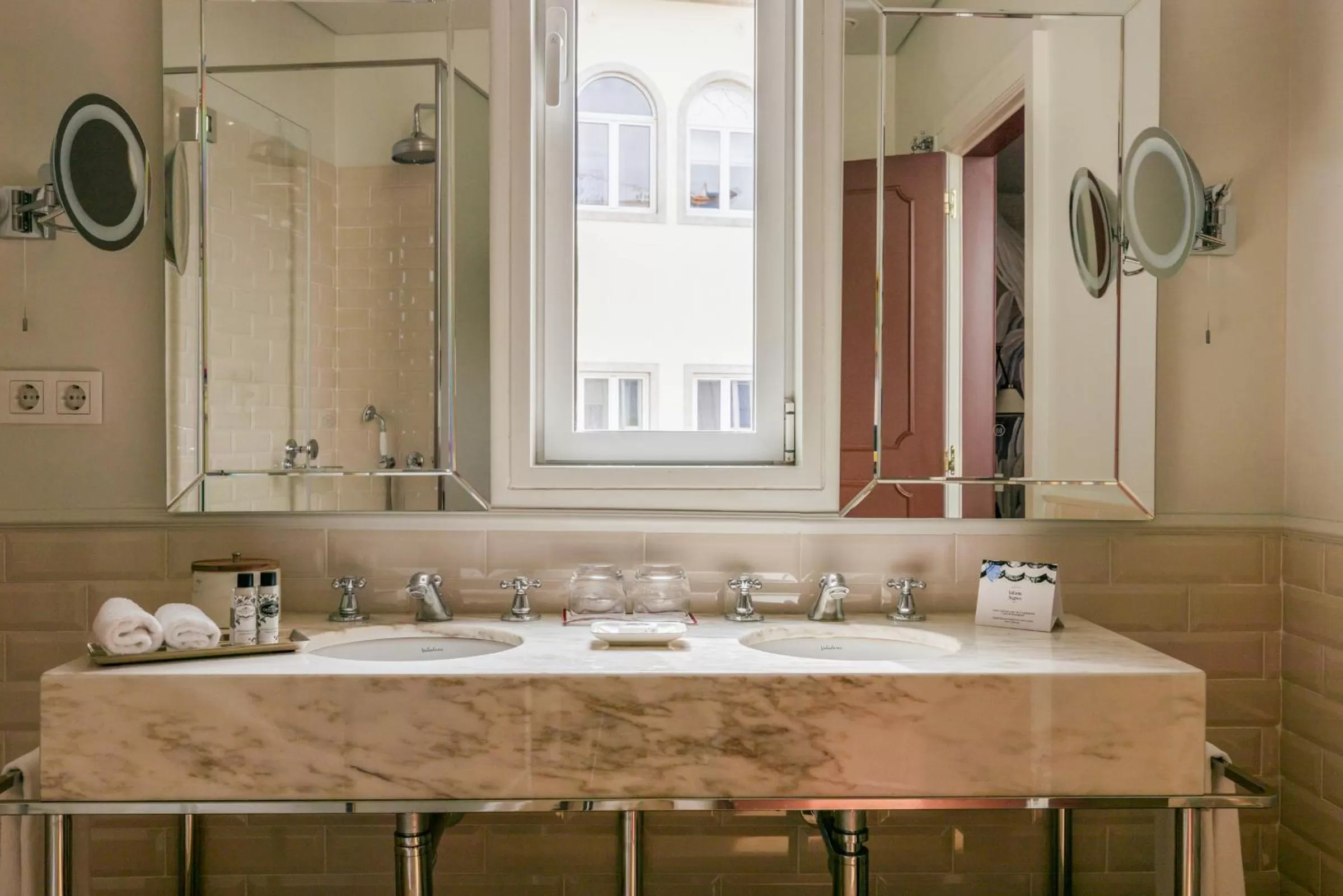 Bathroom in Hospes Infante Sagres Porto - Small Luxury Hotels Of The World