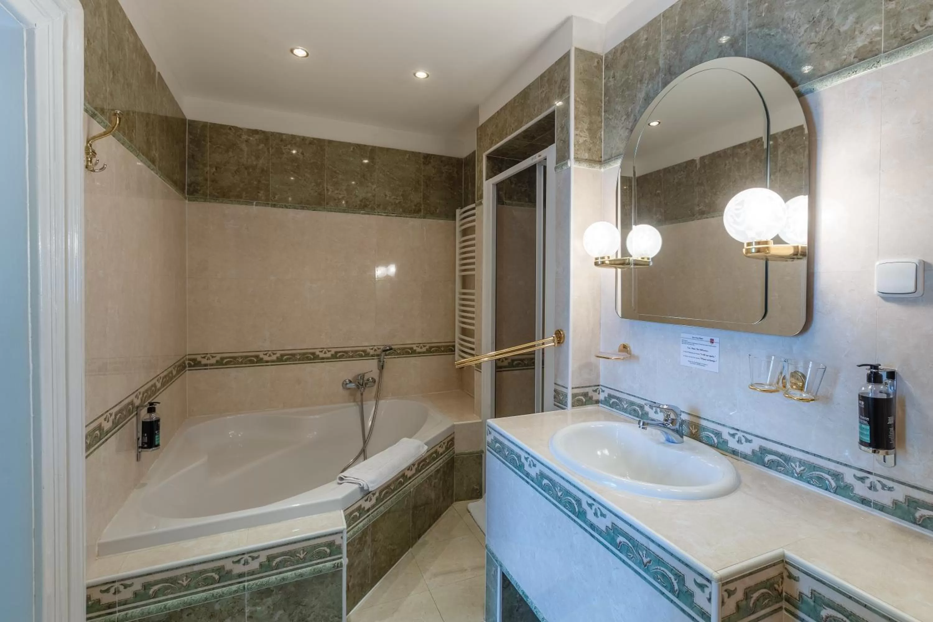 Bathroom in Hotel Klarinn Prague Castle