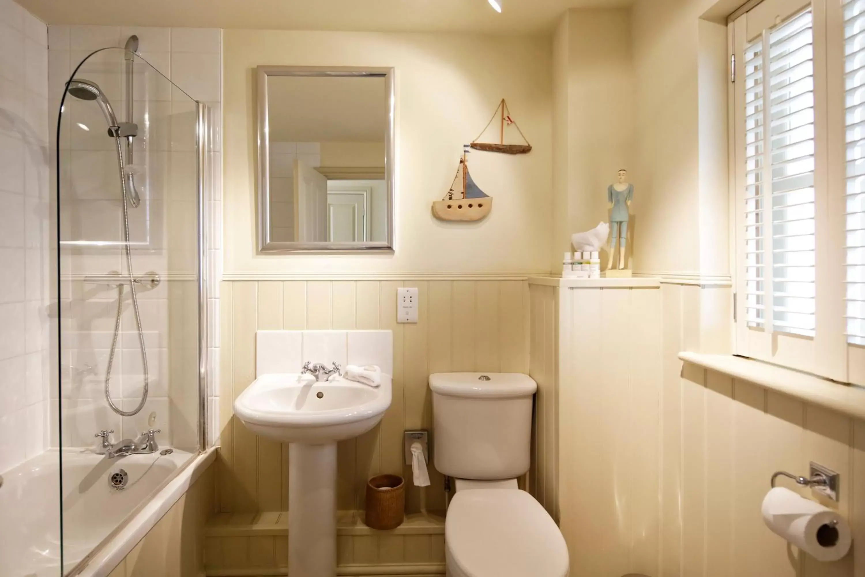 Superior Double Room with Sea View in Driftwood B&B Superior Double Room with Sea View in Driftwood B&B