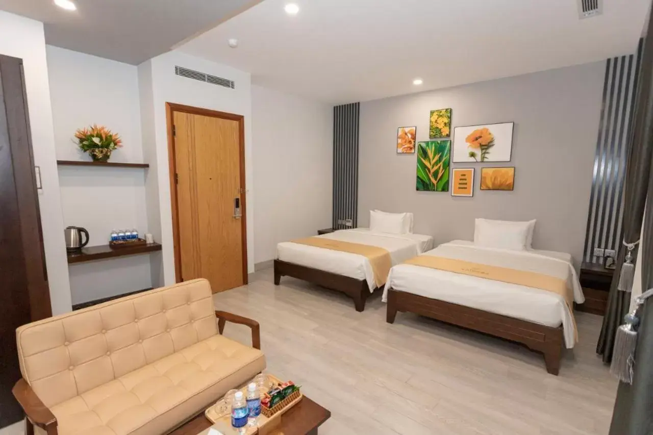 Triple Room with Balcony in La Casa Tuy Hòa Triple Room with Balcony in La Casa Tuy Hòa