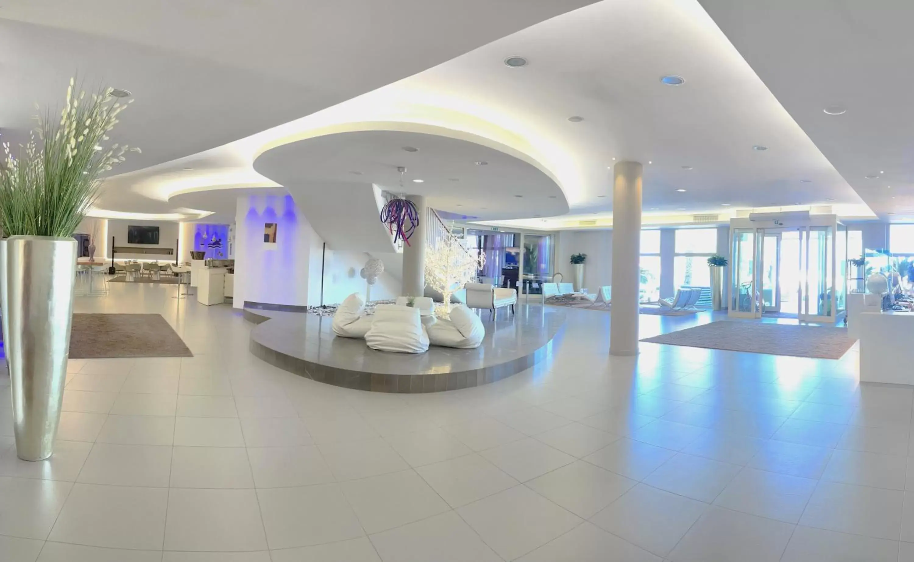 Lobby or reception in Yes Hotel Touring & SPA Lobby or reception in Yes Hotel Touring & SPA