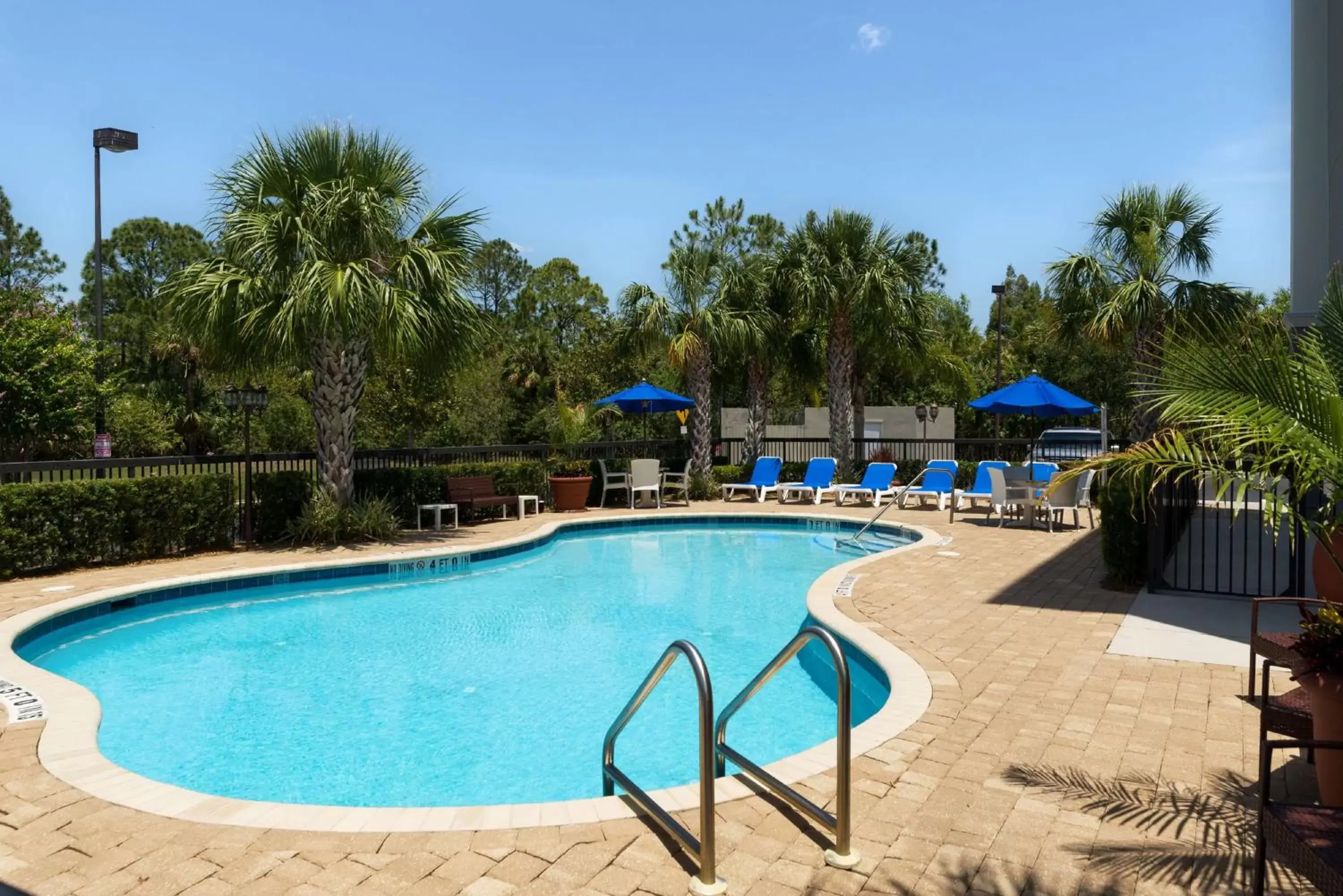 Pool view, Swimming Pool in Hampton Inn Titusville/I-95 Kennedy Space Center