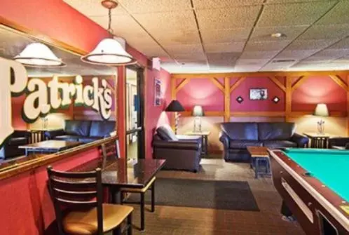 Lounge or bar, Billiards in Quality Inn- Chillicothe