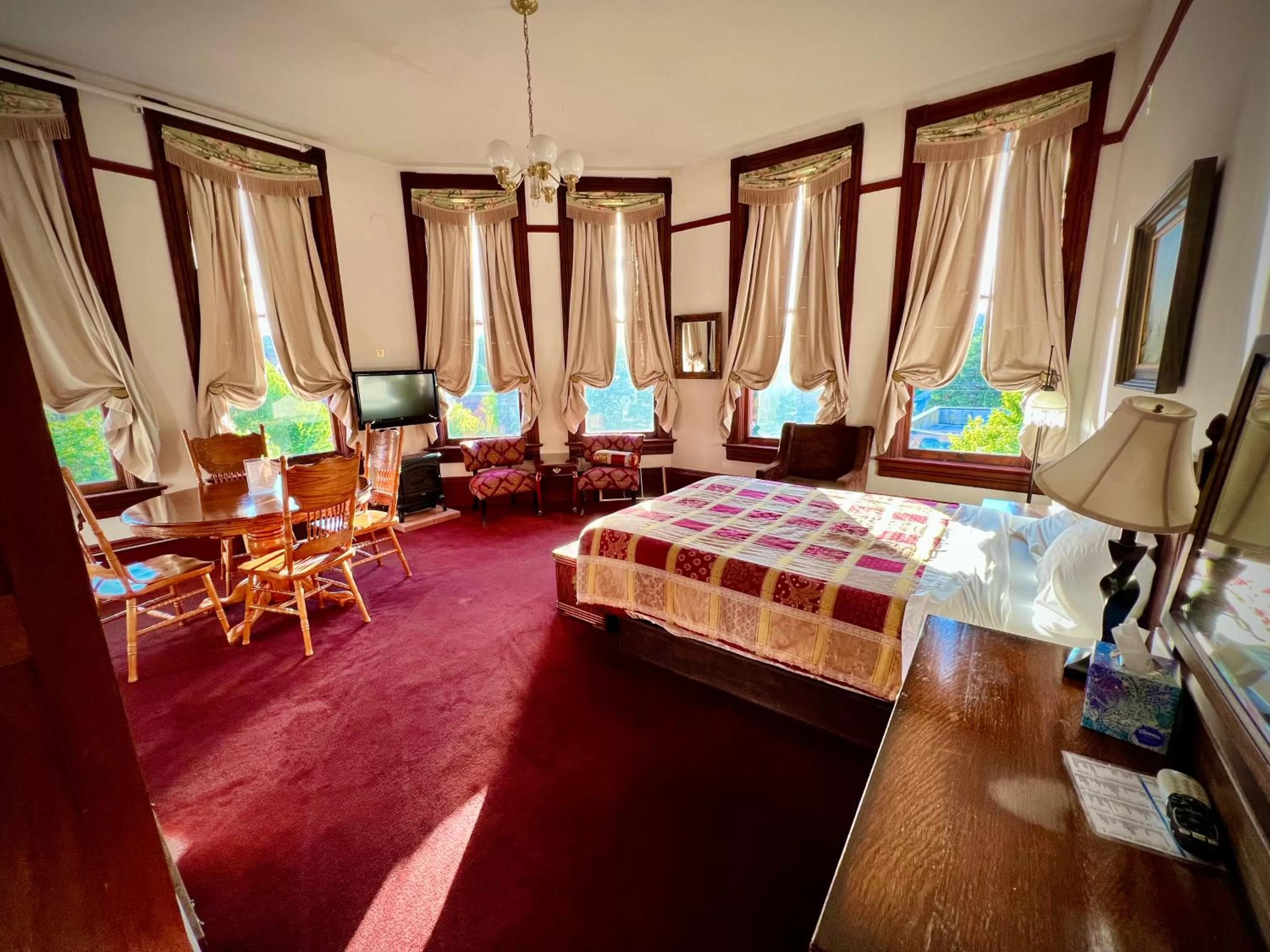 Bed in The Monarch Hotel