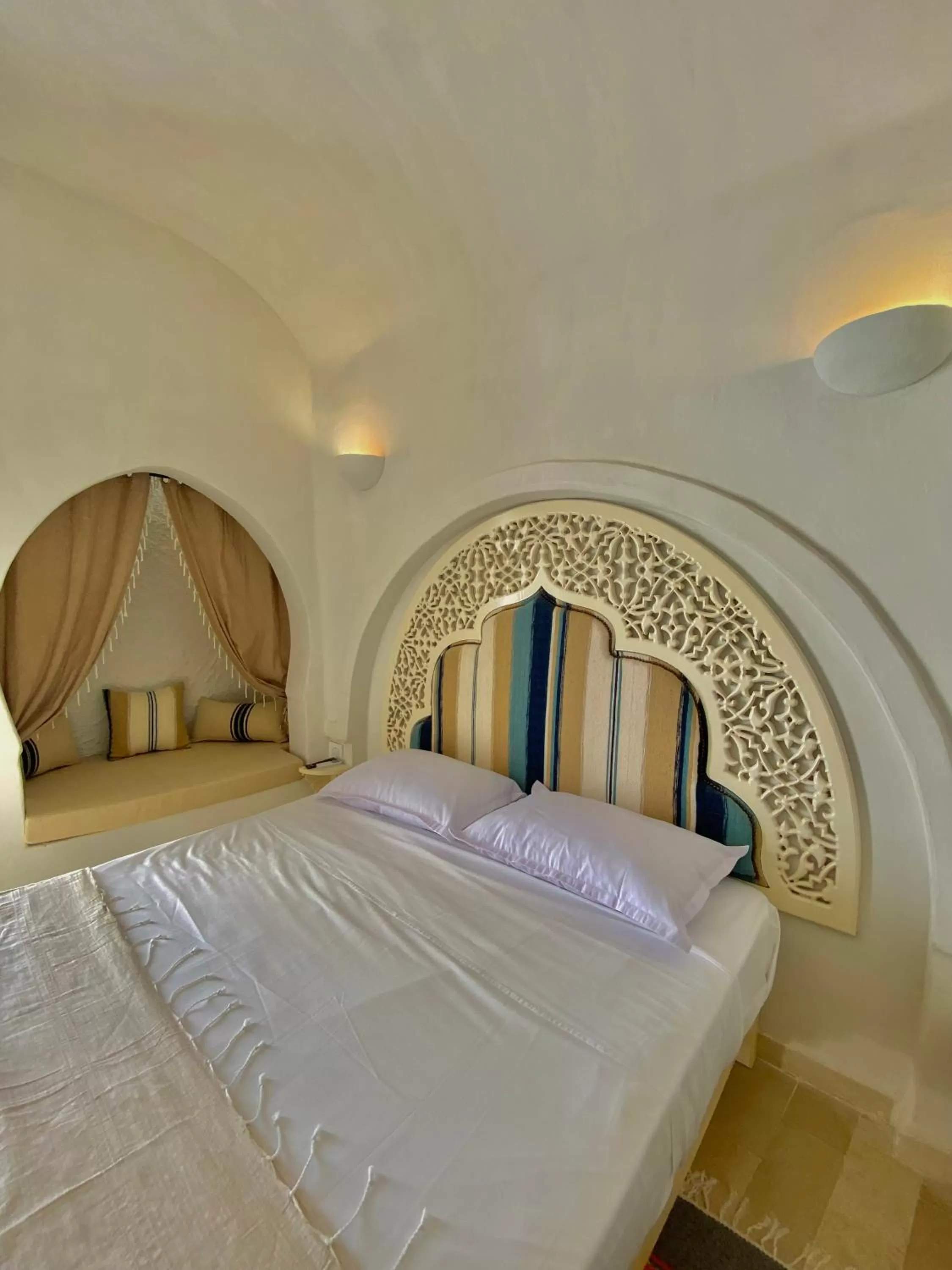 Bed in Djerba Authentique