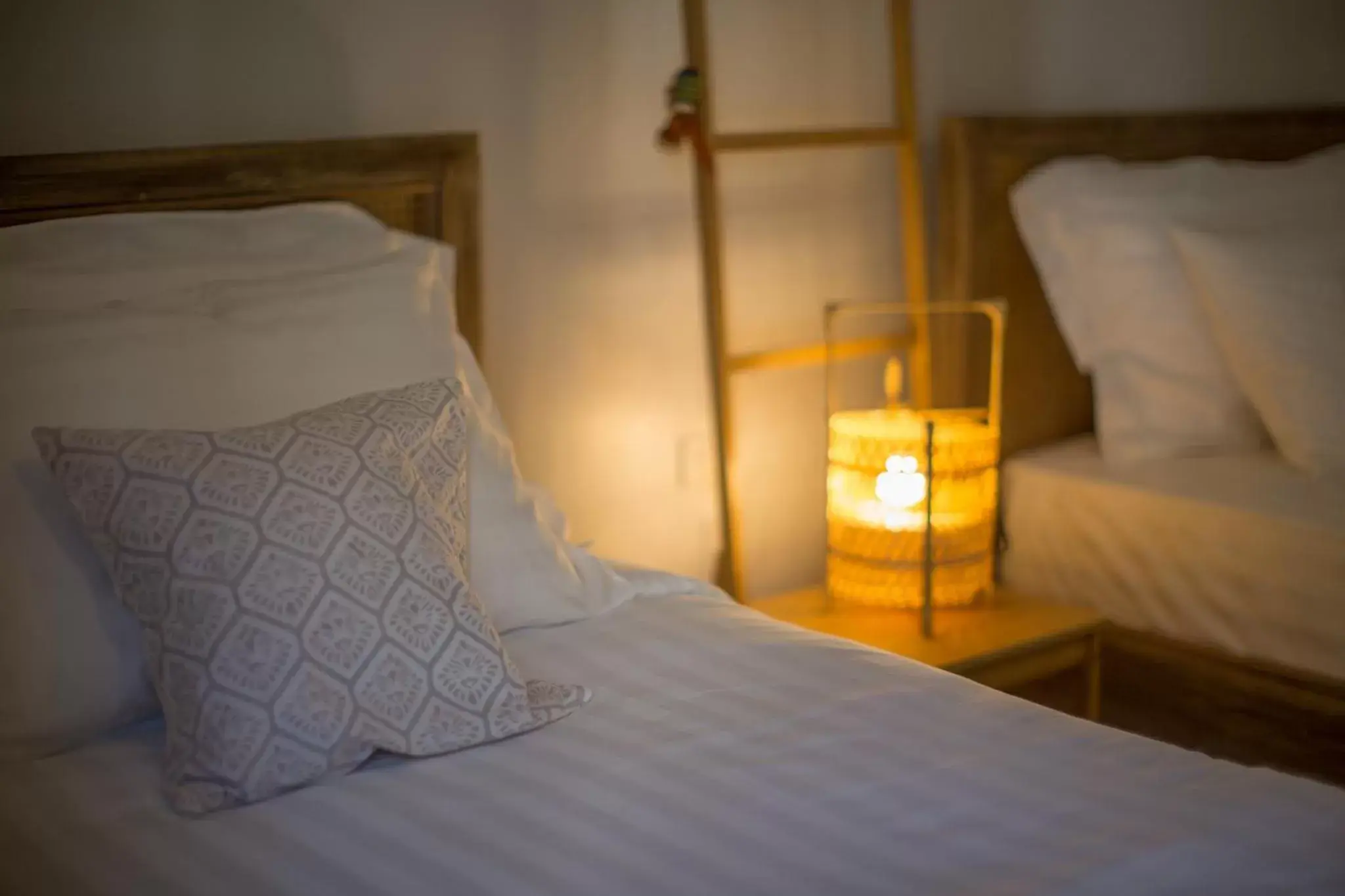 Twin Room with Window in Vera Nidhra - Self check-in after 6pm Twin Room with Window in Vera Nidhra - Self check-in after 6pm