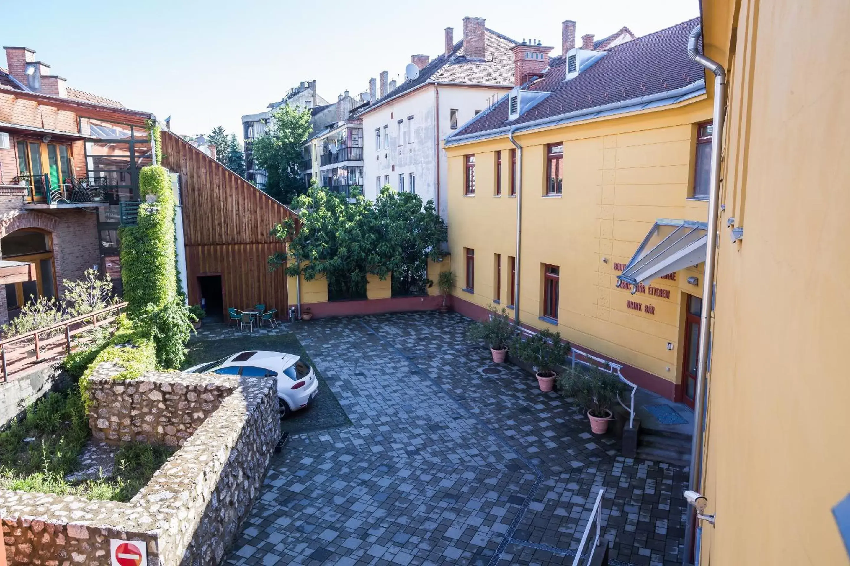 Garden view in Boutique Hotel Sopianae