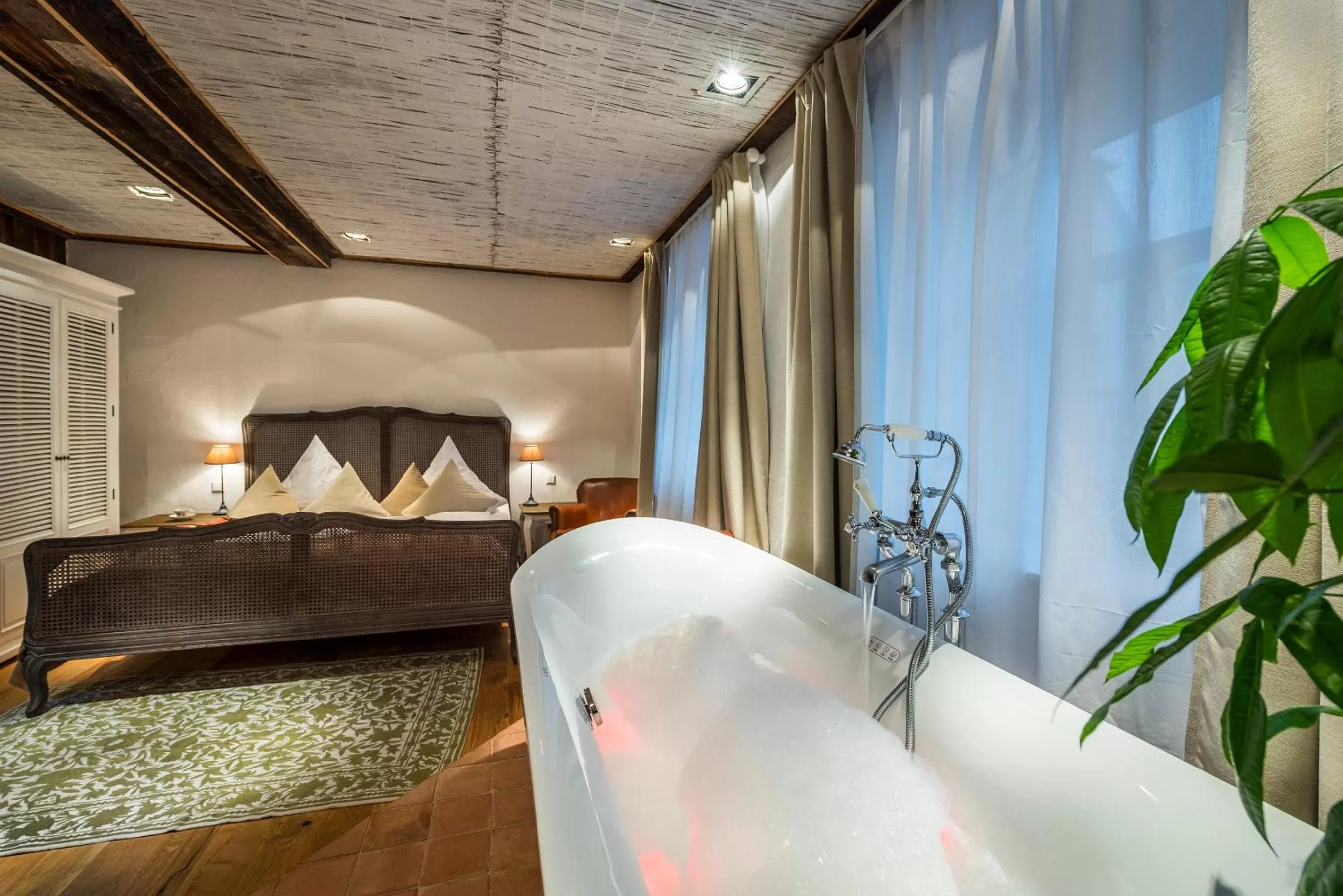 Photo of the whole room, Bed in Hotel Wellness Goldenes Fass Meißen