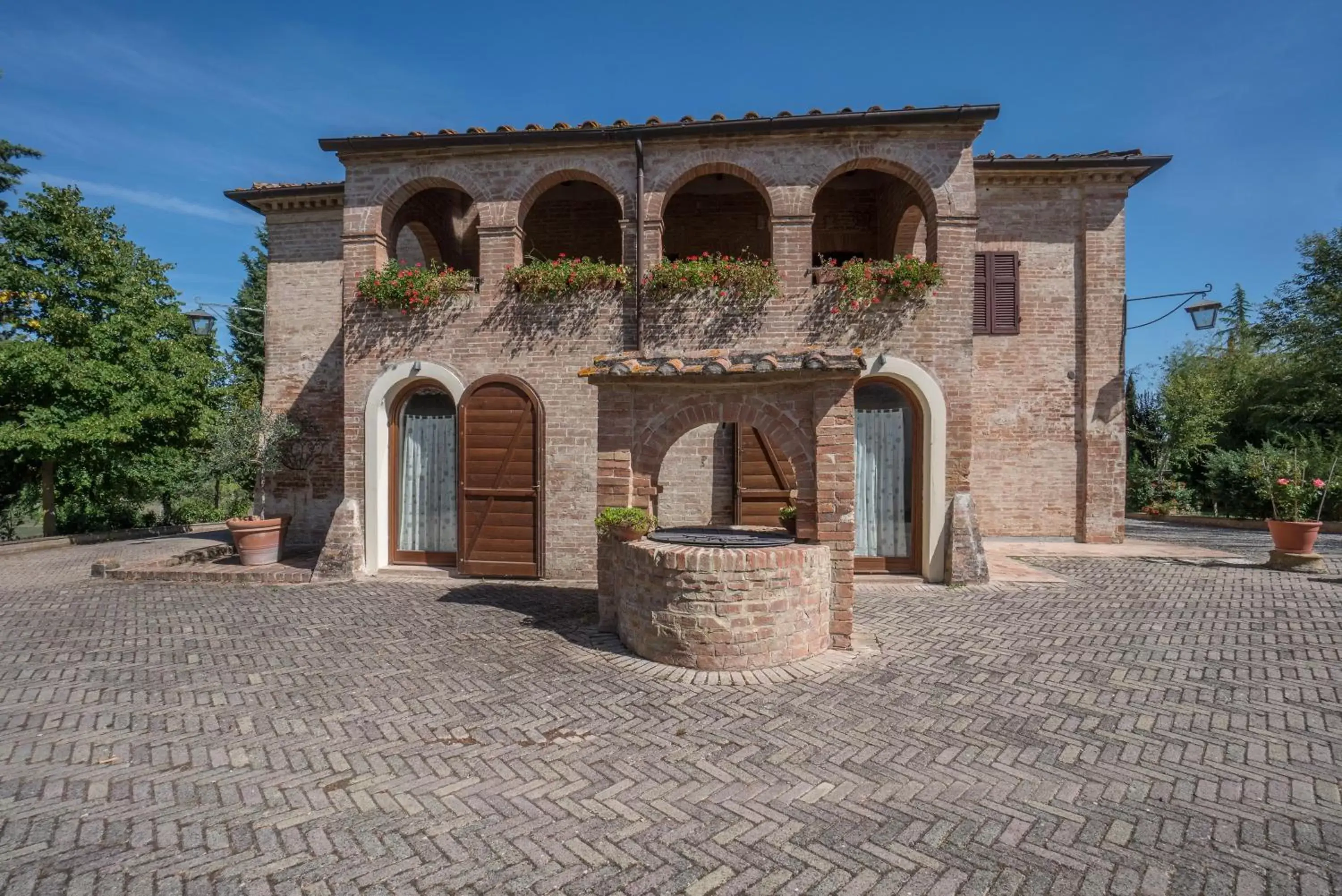 Property Building in Il Canto del Sole