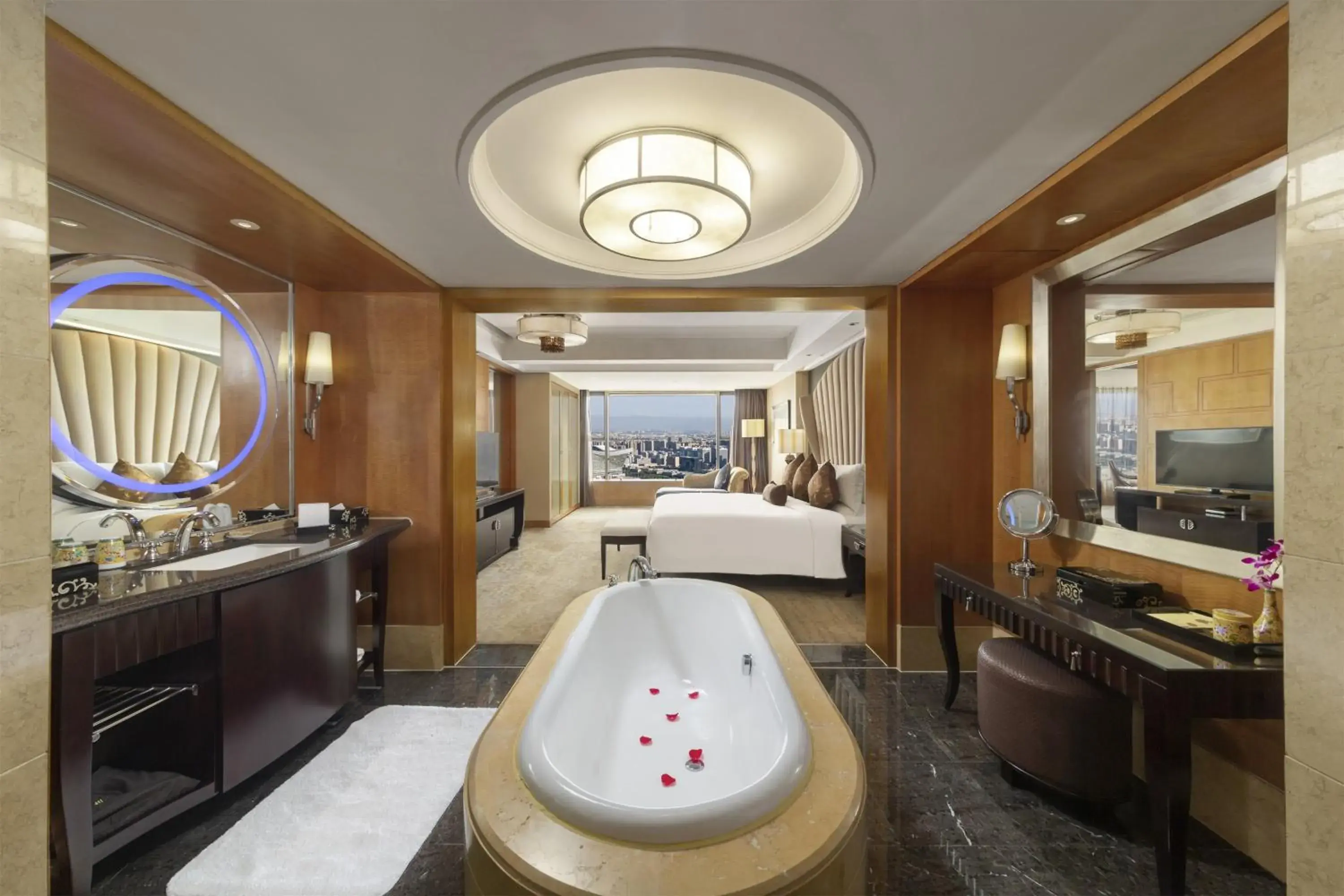 Photo of the whole room, Bathroom in InterContinental Century City Chengdu, an IHG Hotel