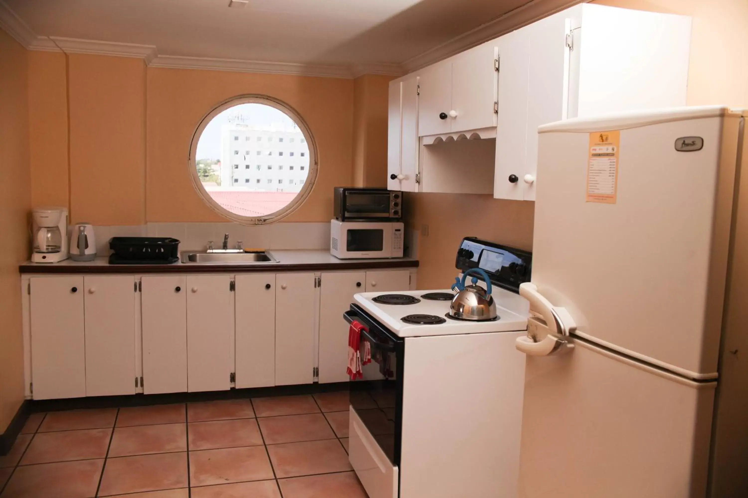 Kitchen/Kitchenette in Heritage Hotel