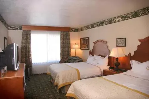 Photo of the whole room, Bed in Zermatt Utah Resort & Spa Trademark Collection by Wyndham