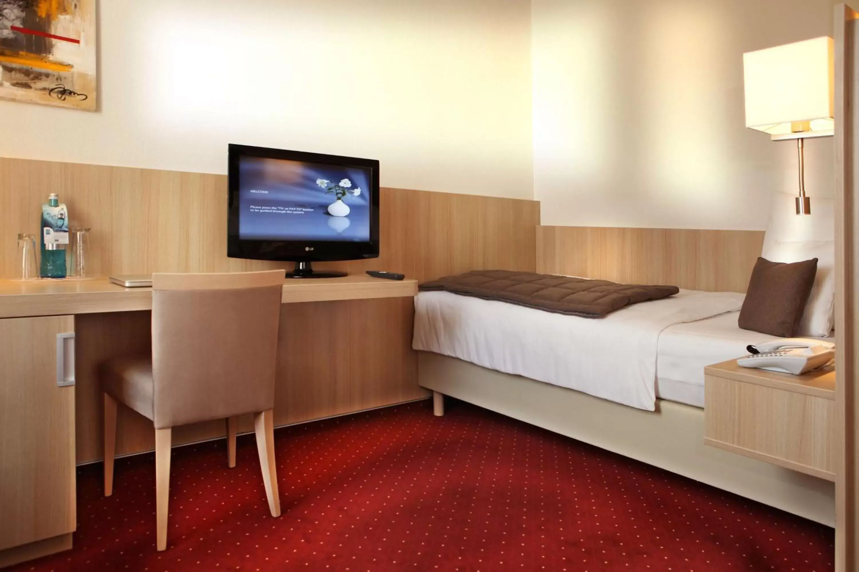 Photo of the whole room, Bed in Best Western Hotel zur Post