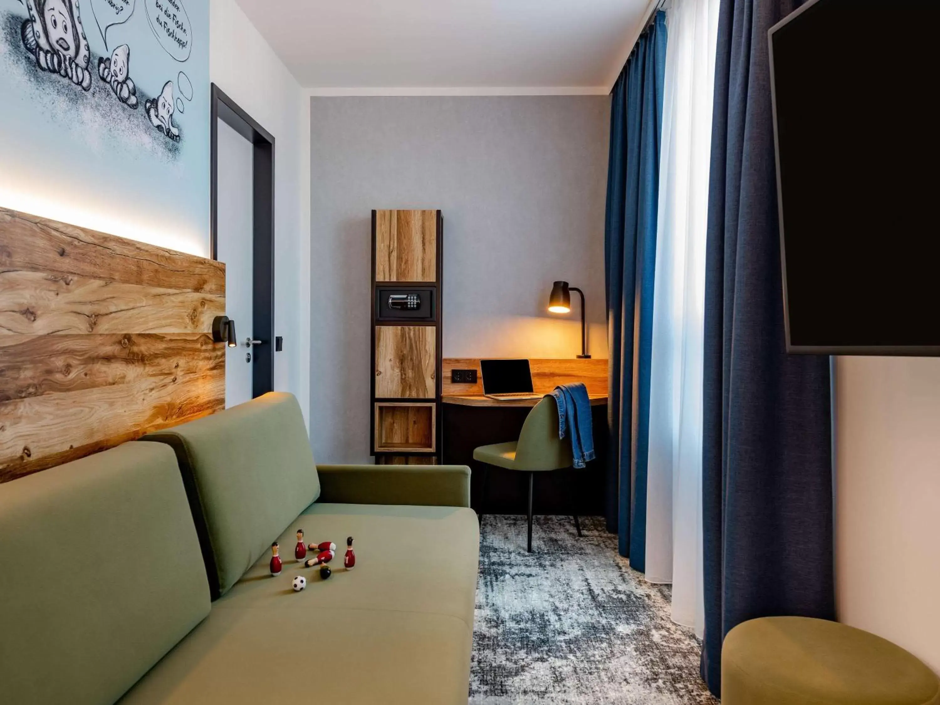 Bedroom, Seating Area in ibis Styles Hamburg Barmbek