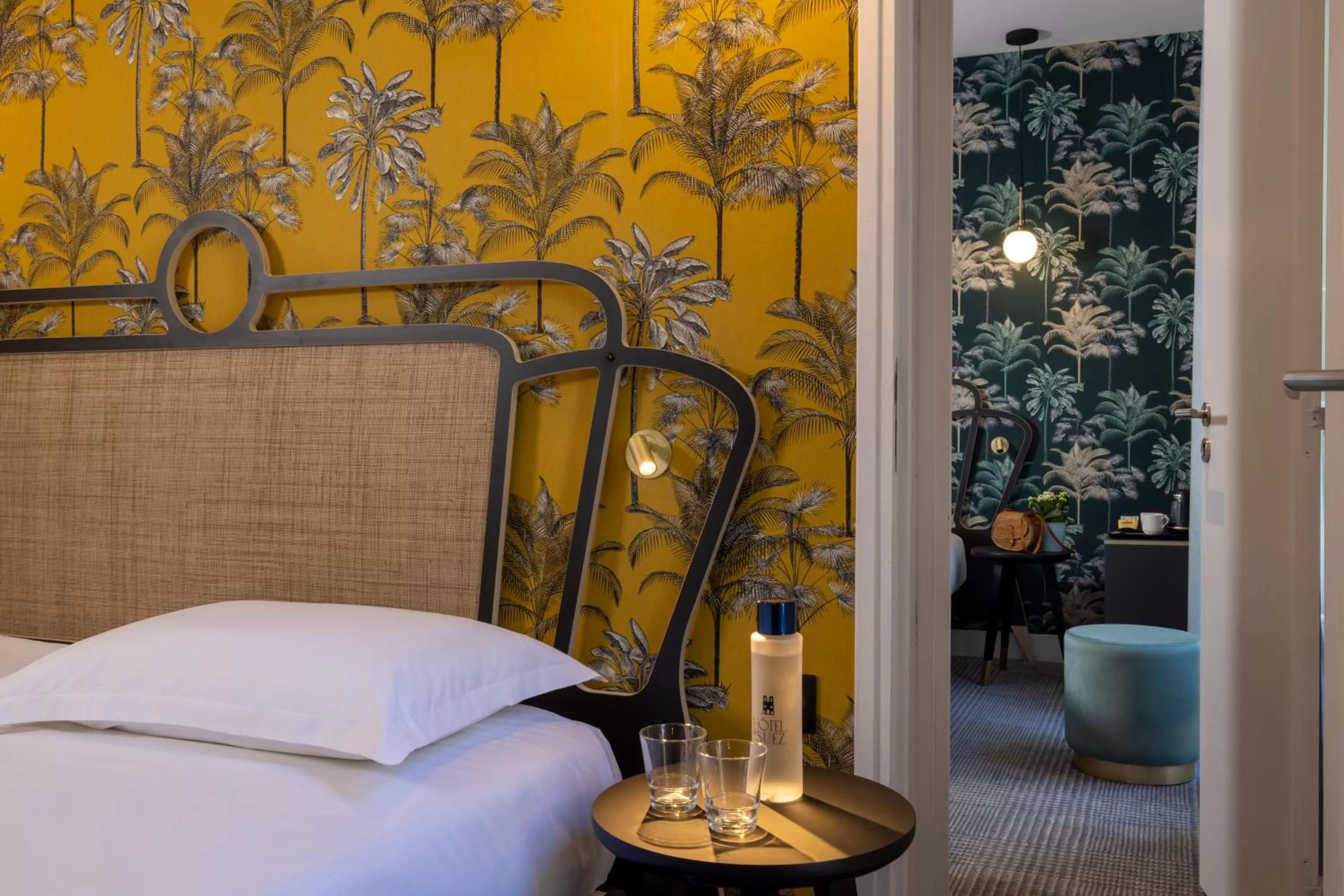 Bed in Hotel De Suez