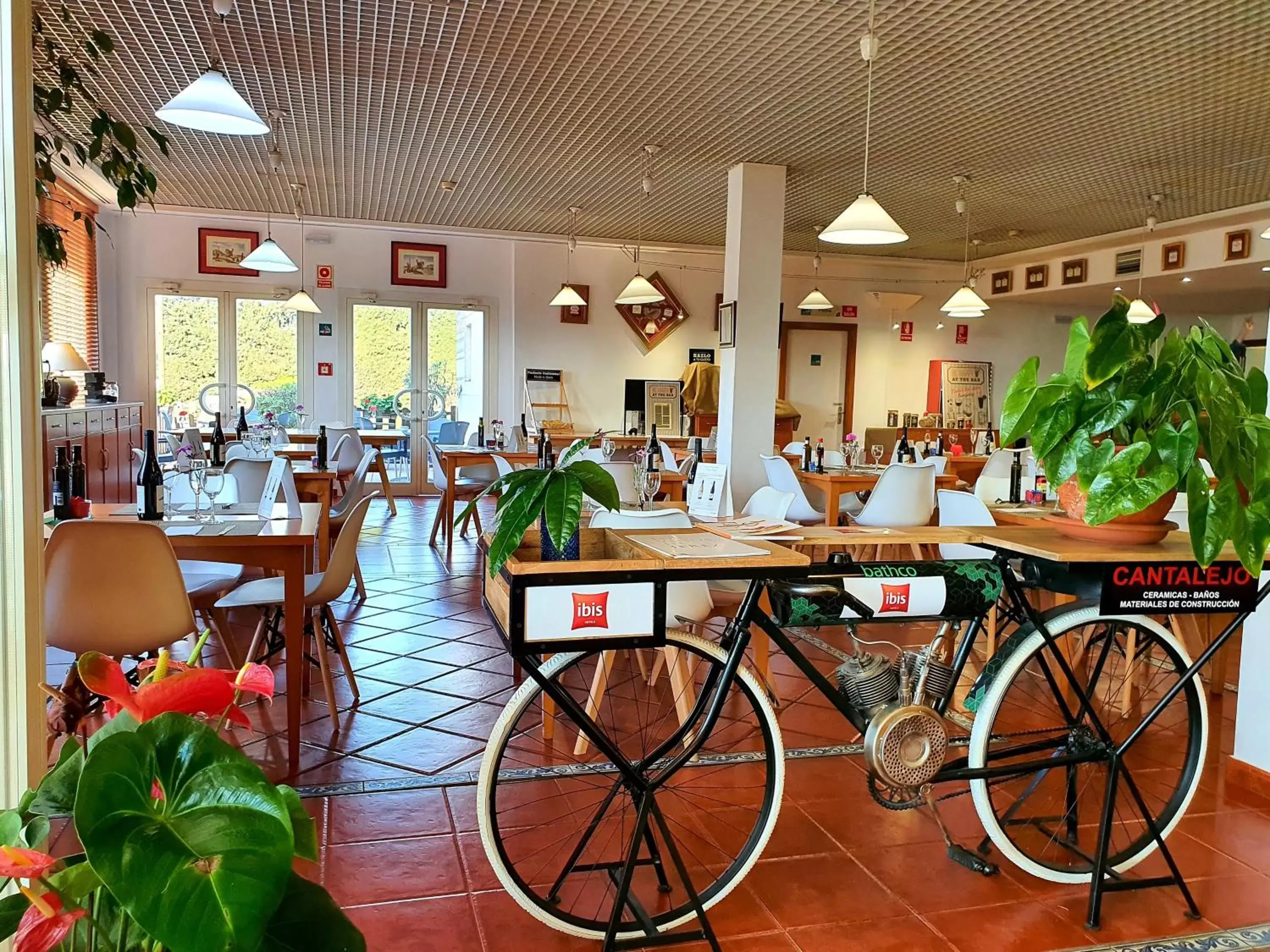 Restaurant/Places to Eat in Ibis Jerez De La Frontera Cadiz