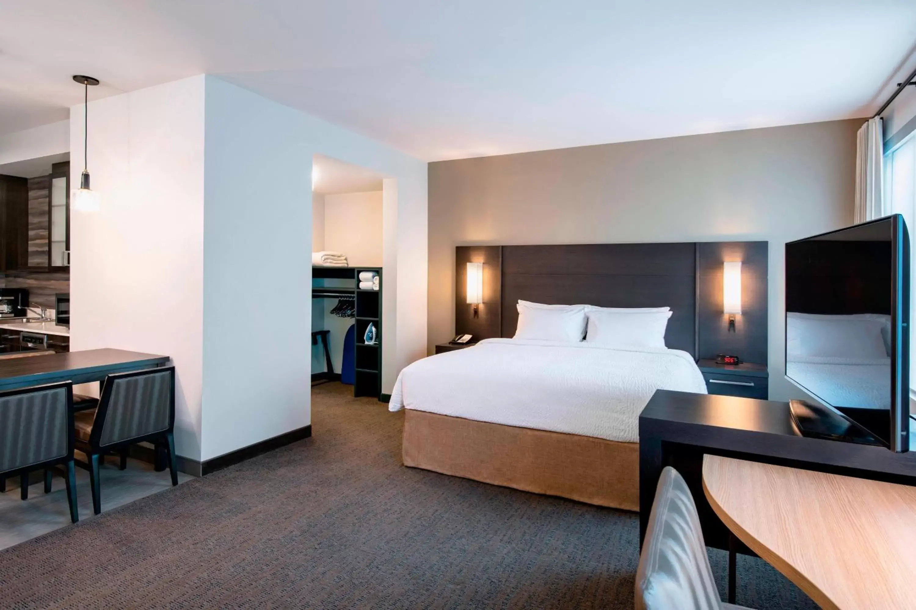 Bedroom, Bed in Residence Inn by Marriott Winnipeg