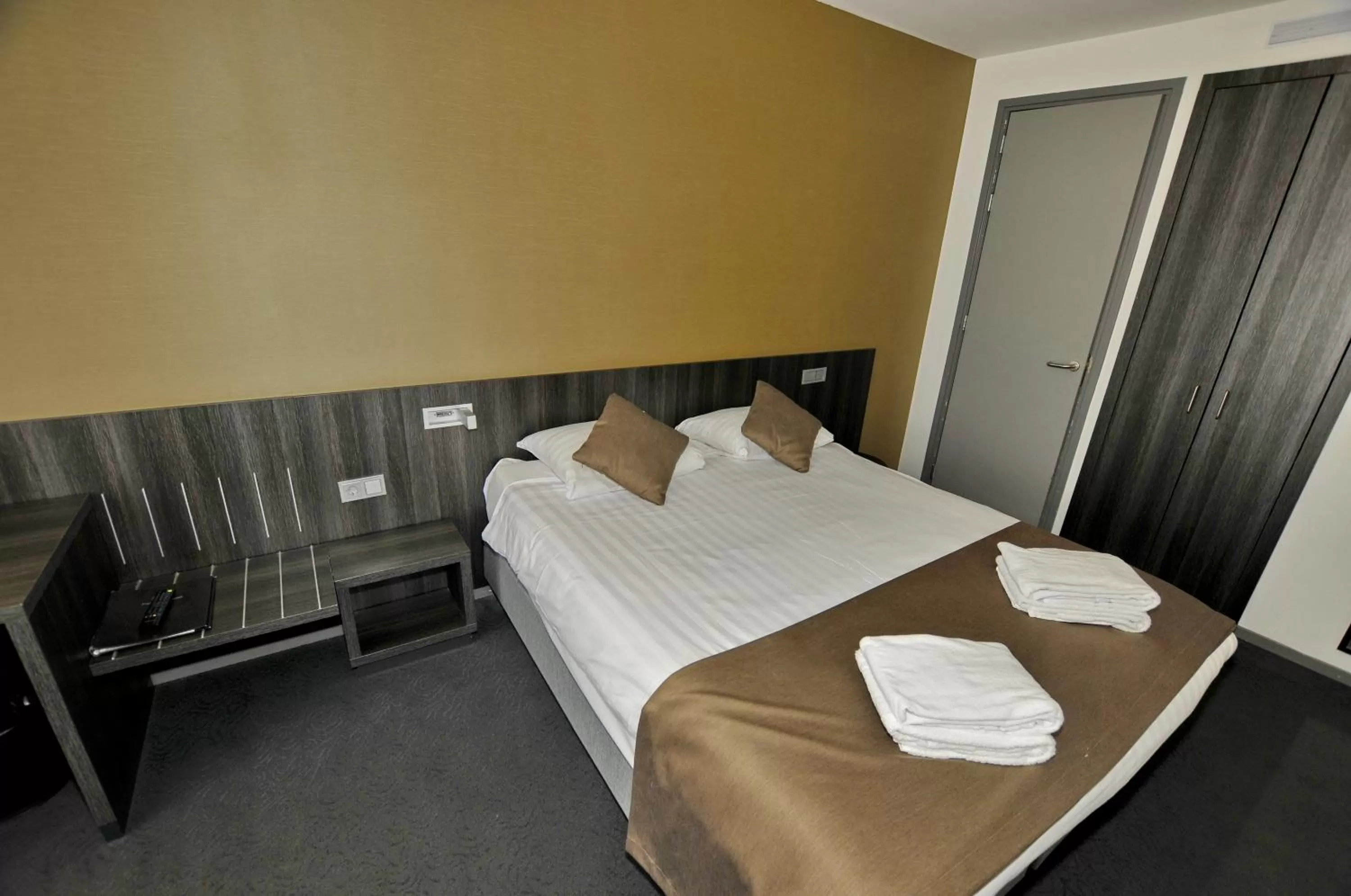 Bed in Hotel Parkview