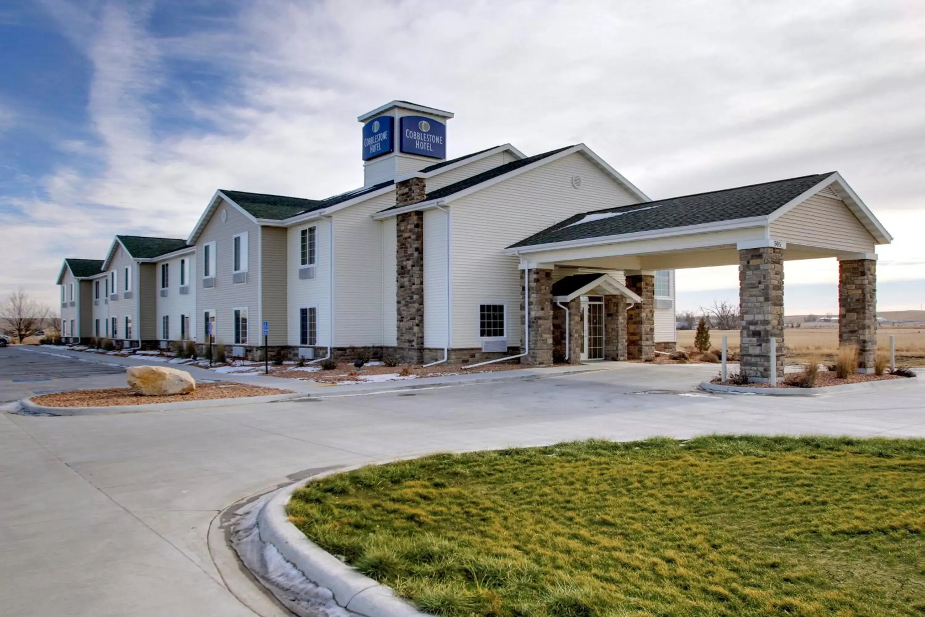 Facade/entrance, Property Building in Cobblestone Hotel - Wayne