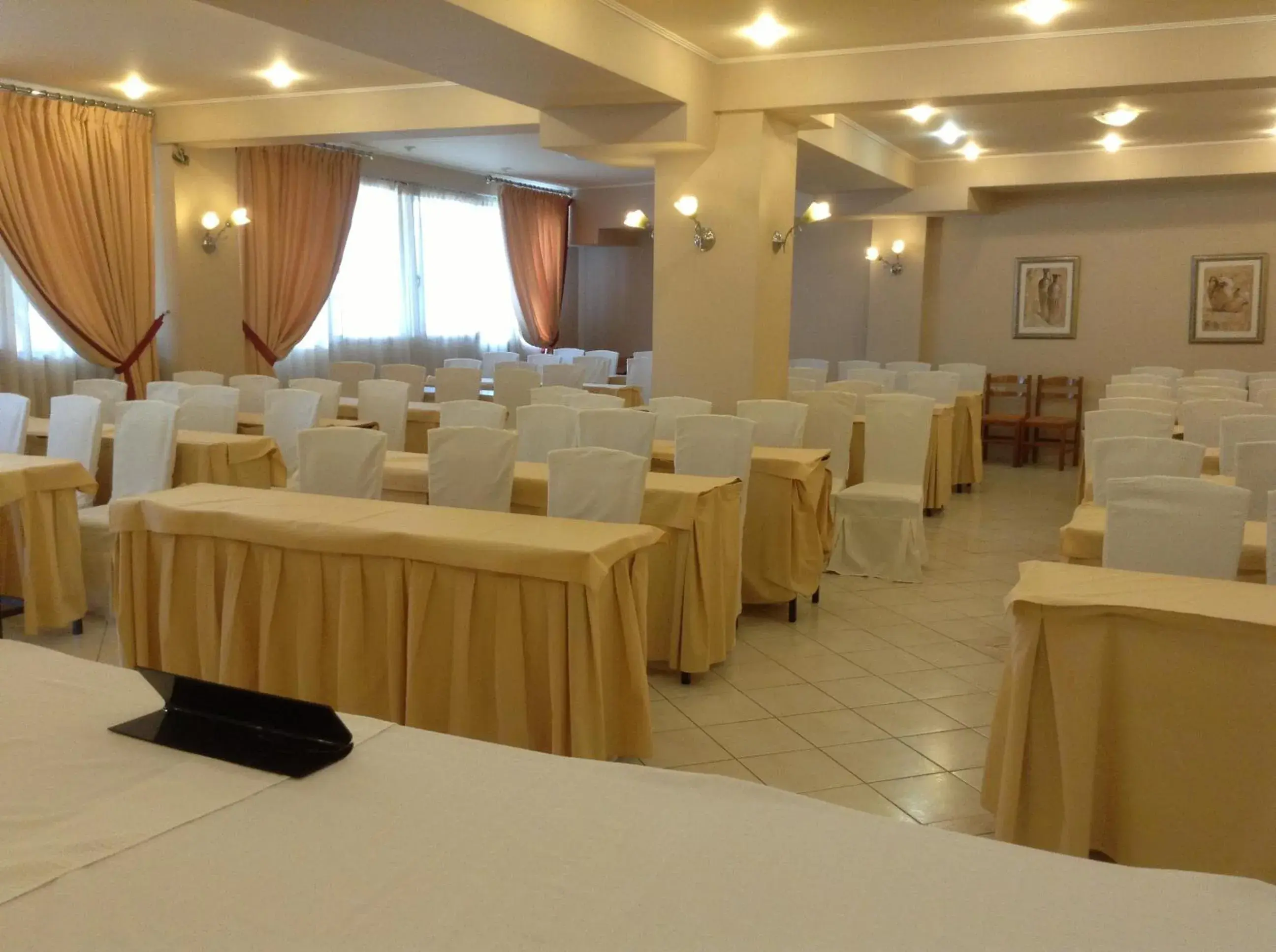 Business facilities, Banquet Facilities in Hotel Orfeas