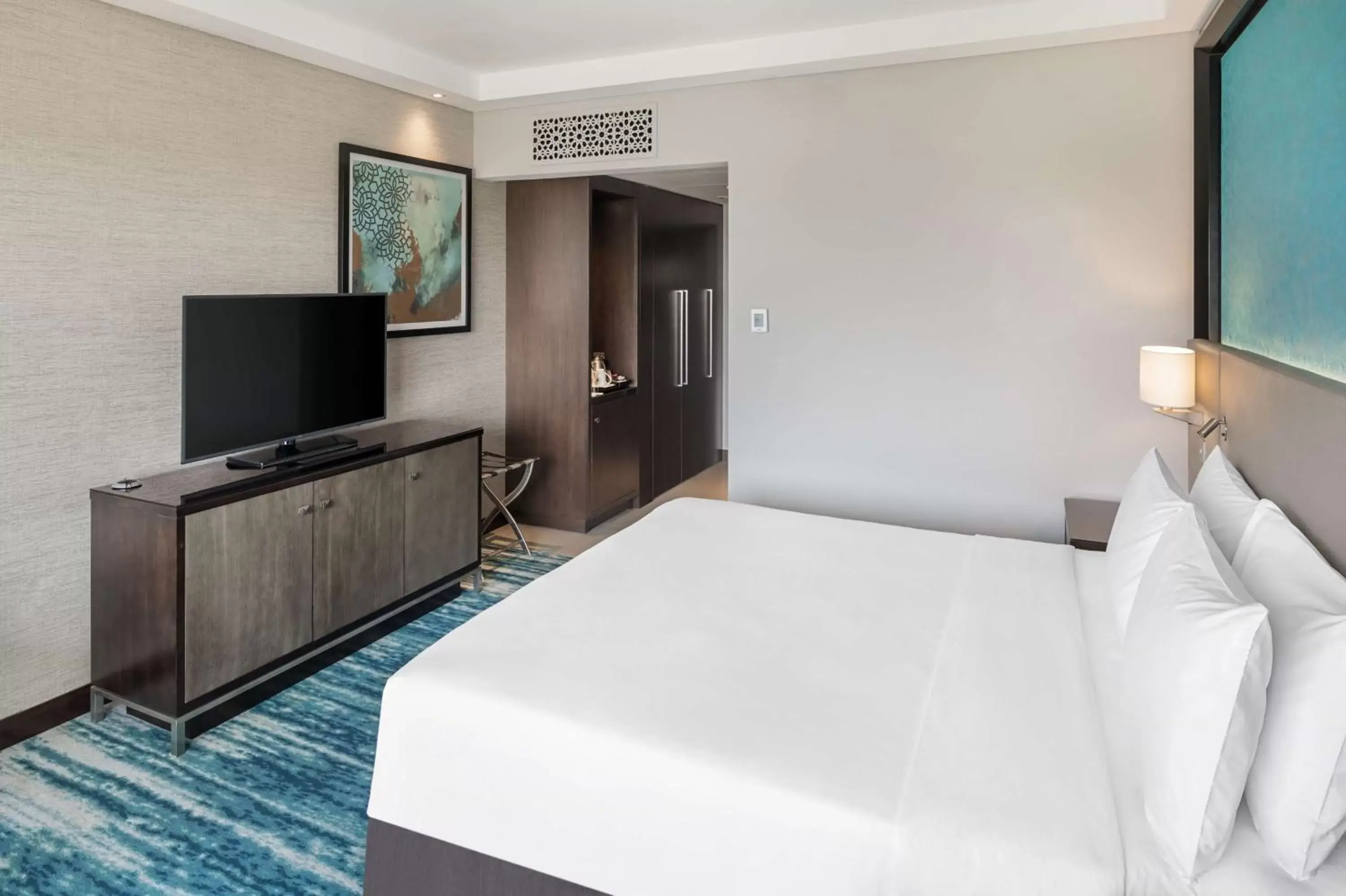 Bed in Radisson Blu Hotel & Resort, Al Ain