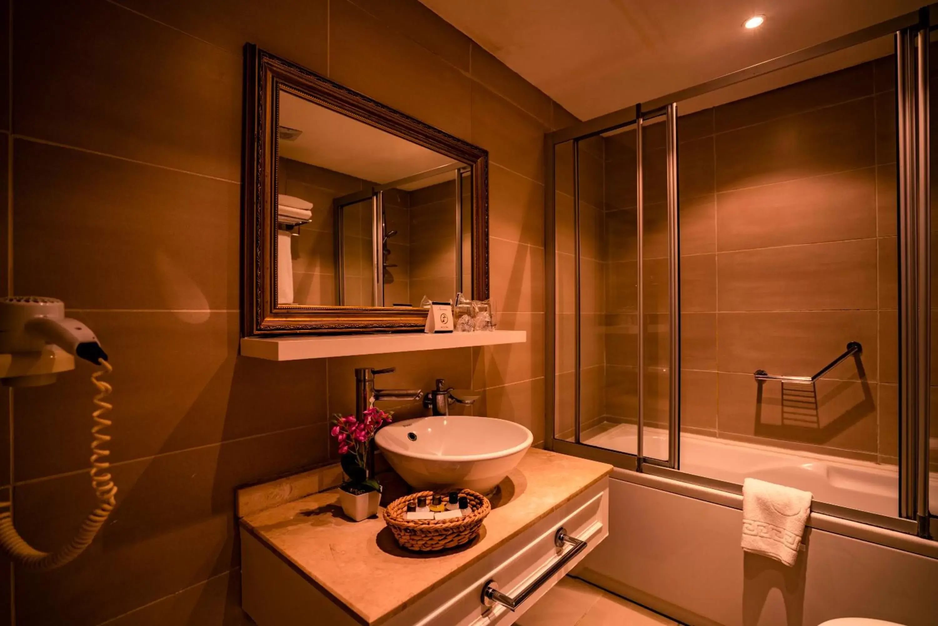 Photo of the whole room, Bathroom in Avicenna Hotel Sultanahmet