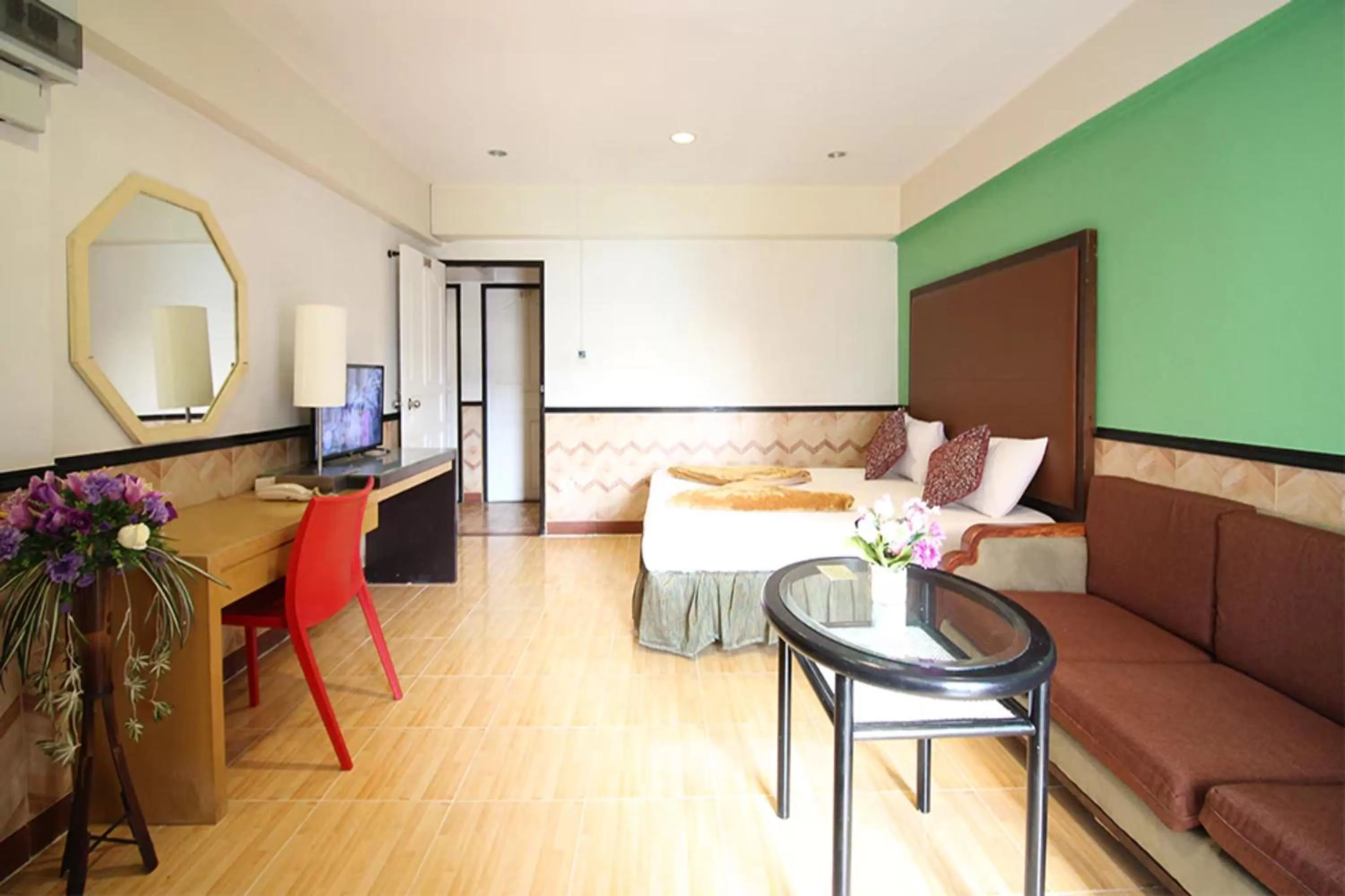 Photo of the whole room in Kaya Place