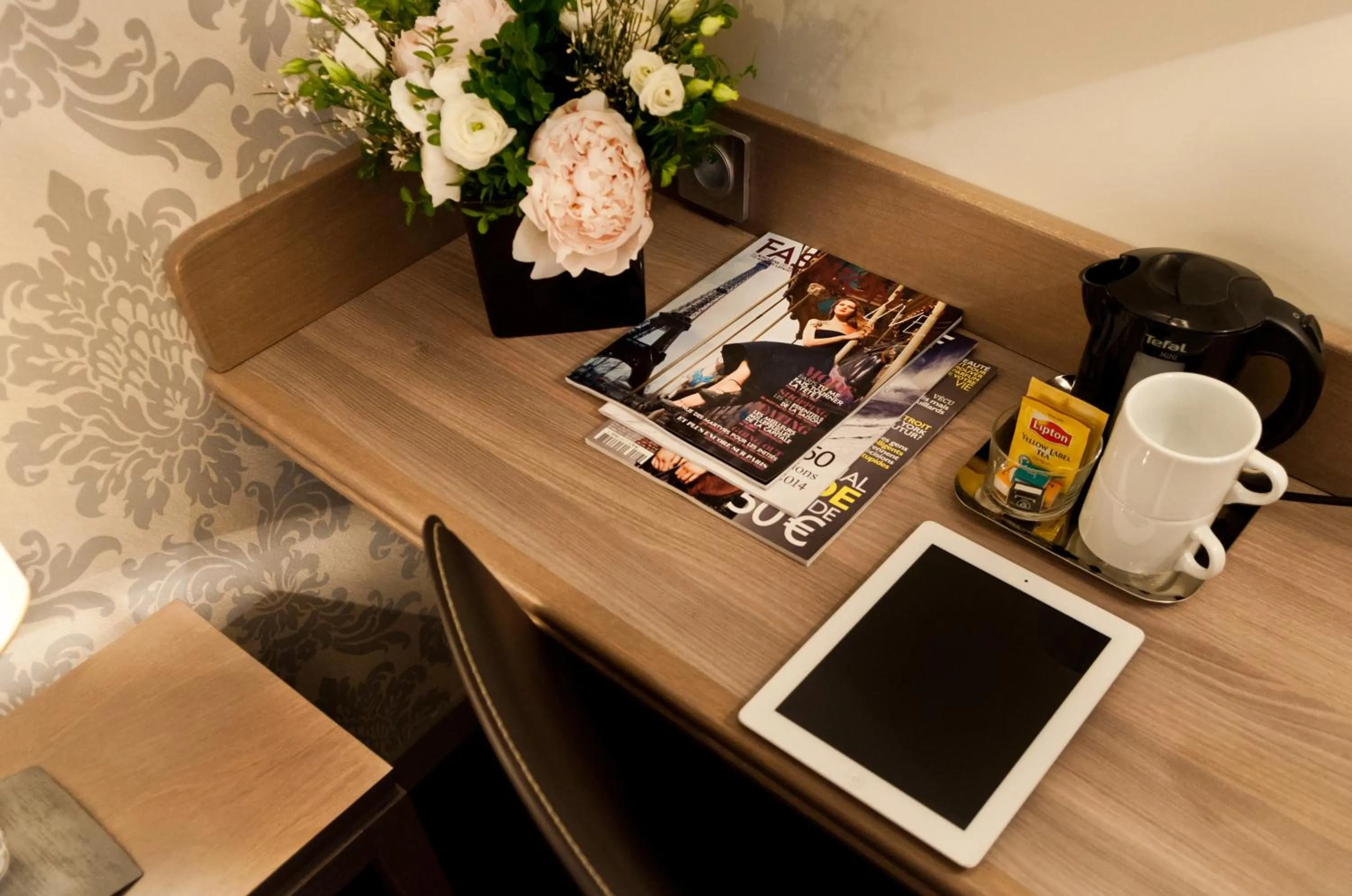 Coffee/tea facilities in Hotel Monceau Wagram