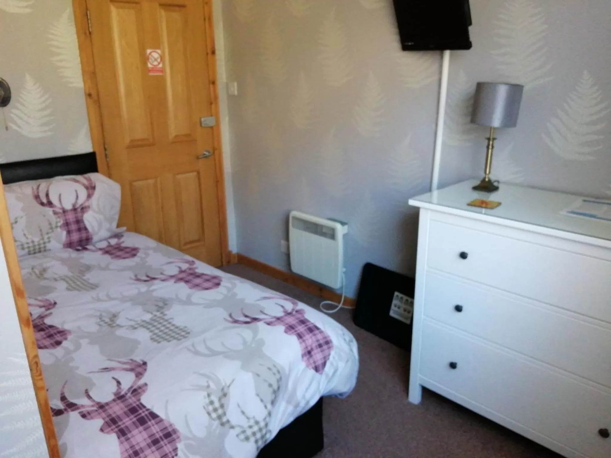 Bedroom, Bed in Don Muir Guesthouse