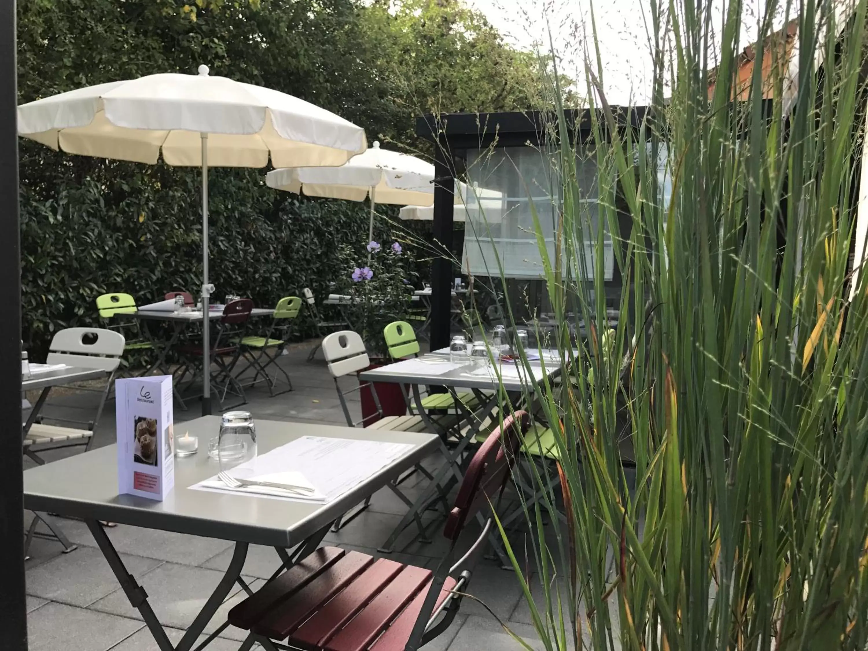 Patio, Restaurant/Places to Eat in Campanile Colmar - Parc des Expositions