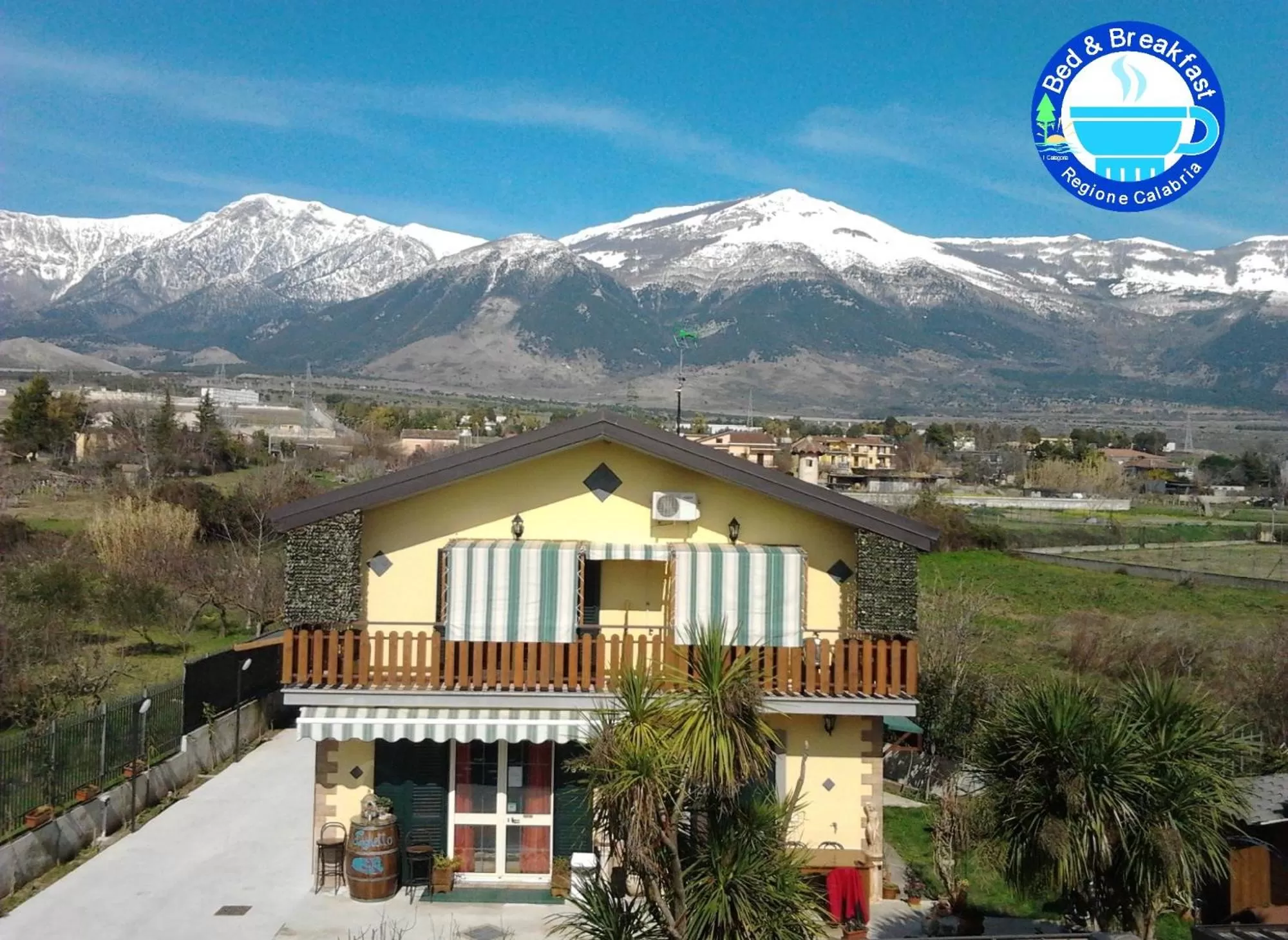 Property building in Il Laghetto