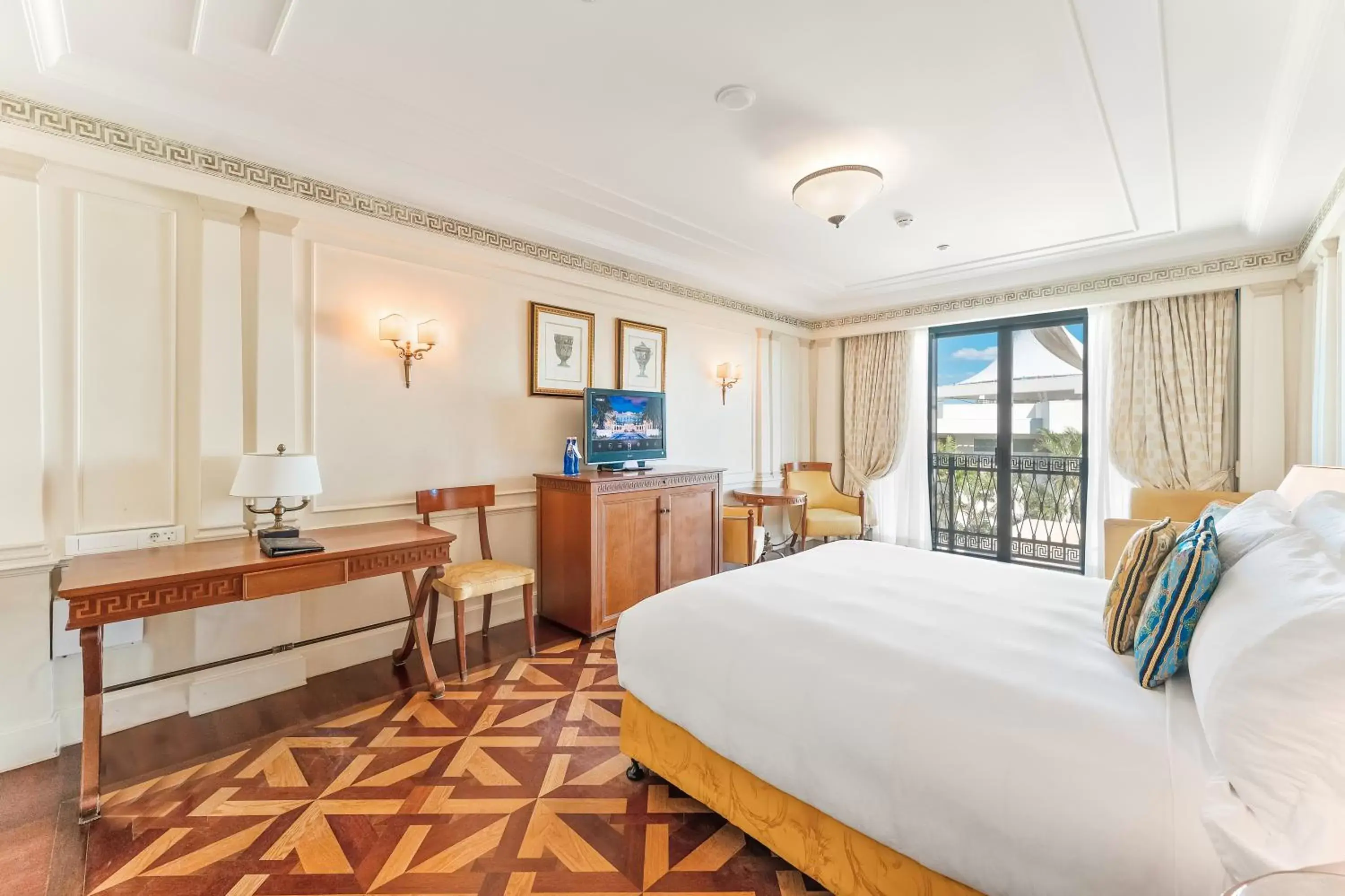 Photo of the whole room in Imperial Hotel Gold Coast