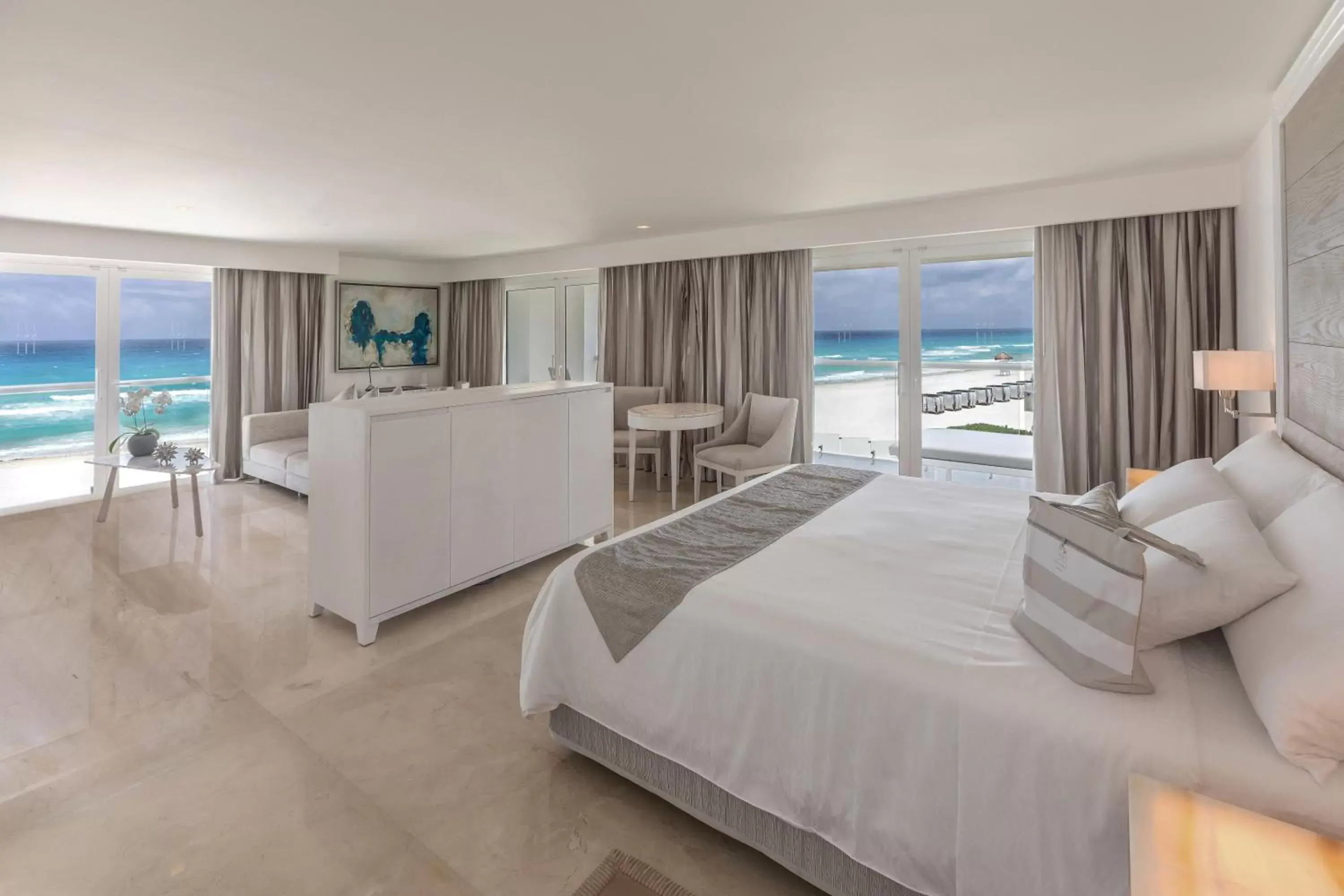 Royal Governor Suite Ocean View with Jetted Tub in Le Blanc Spa Resort Cancun Adults Only All-Inclusive