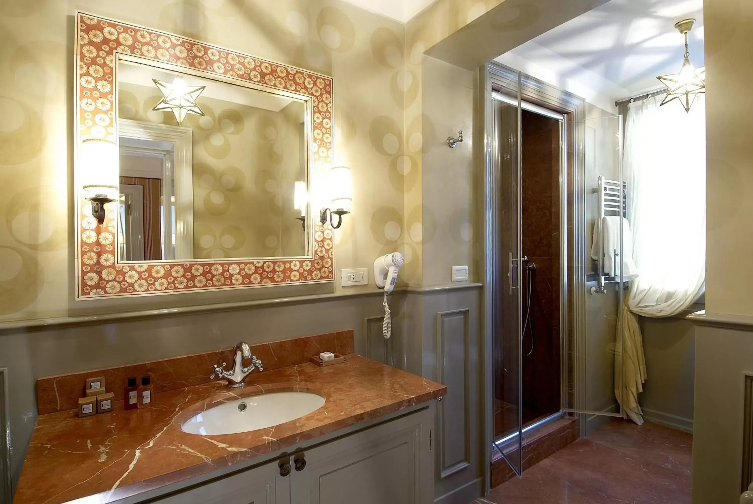 Decorative detail, Bathroom in Antica Torre Di Via Tornabuoni 1