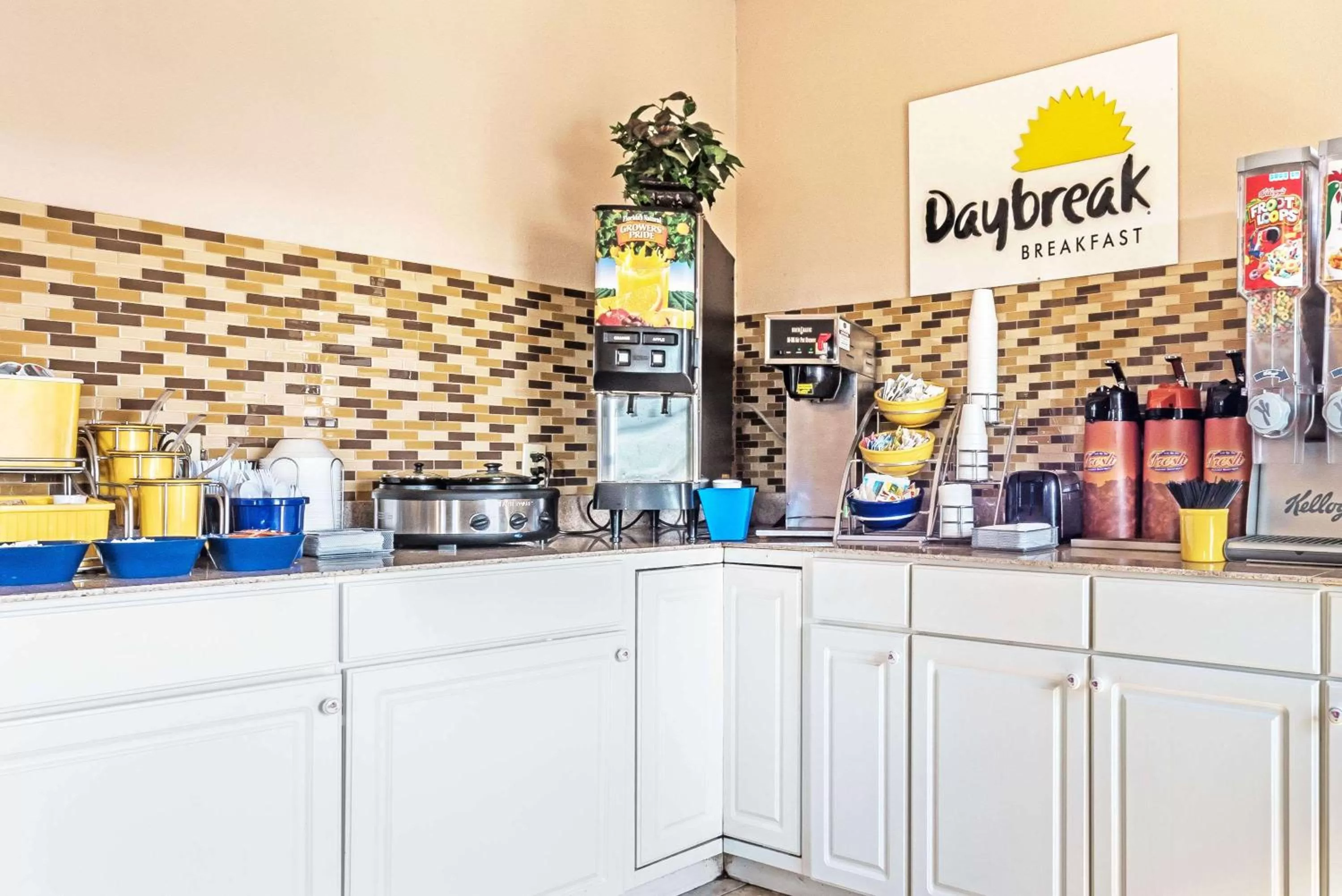 Restaurant/places to eat in Days Inn by Wyndham Gainesville