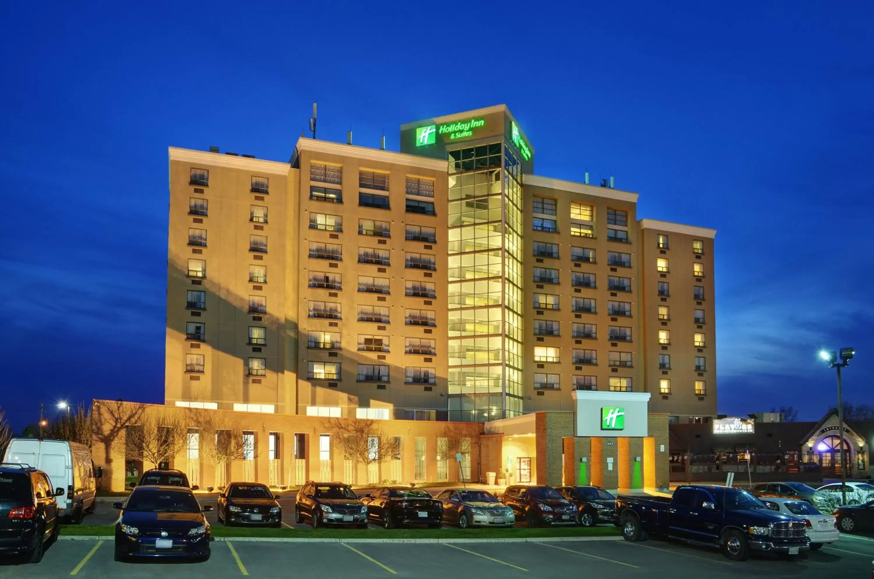 Property Building in Holiday Inn Hotel & Suites London, an IHG Hotel